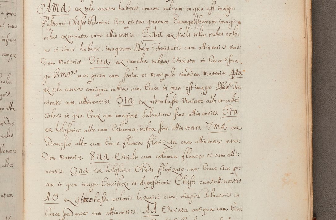 Zdjęcie nr 350 dla obiektu archiwalnego: In Nomine Domini Amen. ACTA VISITATIONIS. Externa sub Anno 1670 in Mense Julio incepta et in Augusto ac aliis Sequentibus eiusdem Anni mensibus per olim Illustrissimum ac Reverendissimum Dominum Andream Trzebicki Episcopum Cracoviensem in Cathedrali Ecclesia peractae, et successive per omnia et singula eiusdem Ecclesiae Sacella seu Capellas continuata atque ad hoc secundum volumen redacta et partim ob pestem Cracoviensem quadriennio grassantem partim ob alia legalia impedimenta quominus eadem Visitatio executa fuerit retardatae Demum morte praefati Illustrissimi et Reverendissimi Andreae Episcopi in Anno 1679 interveniente eadem Acta uti tam posthuma sub felici regimine Illustrissimi et Reverendissimi Domini Joannis Małachowski immediate in eundem Episcopatum succedentes ad effectum et finem executoris Authe. ordinaria in Anno 1682 sunt et fuerunt publicata, atque ideo illis omnibus et singulis quibus interest intimata.  VISITATIO Altarium Ecclesiae Cathedralis Cracoviensis infraspecificatorum circa translationem suorum ministeriorum et unionem Altaribus marmoreis ad quatuor columnas Ecclesiae sitis Anno Domini 1760 Die 17 Mensis Martij peracta. Perillustris Reverendissimus Dominus Hyacinthus Łopacki Canonicus Cathedralis et Archipresbyter Infulatus Cracoviensis Decanus Sandomiriensis a Celsissimo Illustrissimo Reverendissimo Domino Cajetano Ignatio Sołtyk Dei et Apostolicae Sedis Gratia Episcopo Cracoviensi Duce Severiae ad infrascripta delegatus per instrumentum tenoris sequentis ...