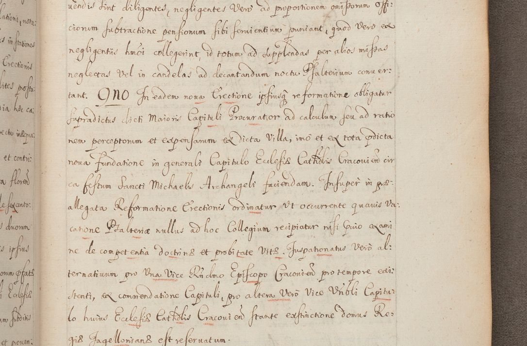 Zdjęcie nr 301 dla obiektu archiwalnego: In Nomine Domini Amen. ACTA VISITATIONIS. Externa sub Anno 1670 in Mense Julio incepta et in Augusto ac aliis Sequentibus eiusdem Anni mensibus per olim Illustrissimum ac Reverendissimum Dominum Andream Trzebicki Episcopum Cracoviensem in Cathedrali Ecclesia peractae, et successive per omnia et singula eiusdem Ecclesiae Sacella seu Capellas continuata atque ad hoc secundum volumen redacta et partim ob pestem Cracoviensem quadriennio grassantem partim ob alia legalia impedimenta quominus eadem Visitatio executa fuerit retardatae Demum morte praefati Illustrissimi et Reverendissimi Andreae Episcopi in Anno 1679 interveniente eadem Acta uti tam posthuma sub felici regimine Illustrissimi et Reverendissimi Domini Joannis Małachowski immediate in eundem Episcopatum succedentes ad effectum et finem executoris Authe. ordinaria in Anno 1682 sunt et fuerunt publicata, atque ideo illis omnibus et singulis quibus interest intimata.  VISITATIO Altarium Ecclesiae Cathedralis Cracoviensis infraspecificatorum circa translationem suorum ministeriorum et unionem Altaribus marmoreis ad quatuor columnas Ecclesiae sitis Anno Domini 1760 Die 17 Mensis Martij peracta. Perillustris Reverendissimus Dominus Hyacinthus Łopacki Canonicus Cathedralis et Archipresbyter Infulatus Cracoviensis Decanus Sandomiriensis a Celsissimo Illustrissimo Reverendissimo Domino Cajetano Ignatio Sołtyk Dei et Apostolicae Sedis Gratia Episcopo Cracoviensi Duce Severiae ad infrascripta delegatus per instrumentum tenoris sequentis ...