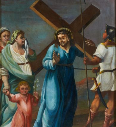 Zdjęcie nr 12: Obrazy w kształcie stojących prostokątów. W zwieńczeniu obwiedzionym czarnym konturem prosty, łaciński krzyżyk osadzony na wolutowym szczycie z malowanymi na czarno numerami stacji, umieszczonymi w okrągłych polach. Sceny Męki Pańskiej umiejscowione na tle sumarycznie ukazanego ciemnego krajobrazu, wielofigurowe z postacią Chrystusa w centrum. Chrystus przedstawiony jest w długiej i niebieskiej sukni. Kolorystyka ciemna, stonowana z dominacją czerwieni i niebieskiej sukni Chrystusa, plan dalszy rozmyty. Na stacjach z Gologoty na titulusie napis: „I(ESUS) N(AZARENUS) / R(EX) I(UDEAORUM)”. Rama drewniana, profilowana.
