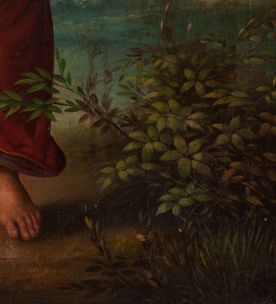 Zdjęcie nr 10: Feretron dwustronny z obrazami o kształcie stojącego prostokąta zamkniętego łukiem ostrym: Matki Boskiej Różańcowej ze świętymi dominikańskimi oraz św. Jana Chrzciciela ustawiony na niskiej podstawie oraz prostopadłościennym cokole, zaopatrzonym w otwory na drążki do noszenia. Feretron ujęty po bokach smukłymi, kręconymi kolumienkami, ponad którymi fiale. Zwieńczenie feretronu w formie wimpergi (ostrołukowej arkady wbudowanej w trójkątny przyczółek), z maswerkiem powyżej łuku. Cokół zdobiony rzędem rozetek, natomiast zwieńczenie żabkami. Struktura feretronu malowana w kolorze naturalnego drewna, detale i ornamentyka złocone. Po jednej stronie feretronu znajduje się obraz Matki Boskiej Różańcowej. W centrum Matka Boska, ukazana w pozycji siedzącej na obłoku, delikatnie zwrócona w lewo, z Dzieciątkiem Jezus na kolanach. Ubrana w czerwoną suknię z długimi rękawami, niebieski płaszcz otulający całą postać, spięty na piersi złotą klamrą oraz złoty welon na głowie. Dzieciątko zwrócone w stronę św. Dominika, półnagie, przewiązane białą pieluszką na biodrach, z różańcem w dłoniach. Święty Dominik ukazany na pierwszym planie, po lewej stronie obrazu w pozycji klęczącej, ujęty z prawego profilu, wyciągający dłonie ku górze, w kierunku Dzieciątka. Po prawej stronie obrazu, za obłokiem św. Katarzyna Sieneńska zwrócona w trzech czwartych w prawo, w pozycji stojącej, z koroną cierniową na głowie i dłońmi złożonymi na wysokości piersi, w których trzyma różaniec. Święci ubrani w habity i płaszcze dominikańskie. Twarze postaci malowane zgodnie z tradycją ikonograficzną, idealizowane. Nad głowami świętych i Matki Boskiej złote i okrągłe nimby, nad głową Dzieciątka nimb krzyżowy. Na stopniu, przed obłokiem otwarta księga, niżej pochodnia i kwiaty. W tle sumarycznie oddana architektura i czerwona kotara w lewym górnym narożu. Po drugiej stronie feretronu znajduje się obraz z przedstawieniem św. Jana Chrzciciela. Święty ukazany w centrum kompozycji, w postawie stojącej z krzyżem o długim drzewcu w lewej ręce, prawą wskazujący na oplatającą krzyż banderolę z napisem „ECCE AGNVS DEI”. Twarz świętego o delikatnych rysach, okolona krótką brodą oraz długimi włosami, opadającymi na plecy i ramiona. Wokół głowy złoty, okrągły nimb. Święty ubrany jest w tunikę ze skóry z krótkimi rękawami oraz czerwony płaszcz z fioletową podszewką, zdobiony na brzegach dekoracyjną lamówką; stopy bose. Całość ukazana na tle pejzażu z bogatą roślinnością i strumykiem. W dolnym narożu wąż. W tle obniżony horyzont z pejzażem górskim. Kolorystyka obrazu ciepła. Struktura feretronu malowana w kolorze naturalnego drewna, detale i ornamentyka złocone.

