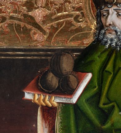 Zdjęcie nr 37: Obraz środkowy w kształcie stojącego prostokąta z przedstawieniem Matki Boskiej z Dzieciątkiem oraz św. Michała Archanioła i św. Katarzyny Aleksandryjskiej, ukazanych całopostaciowo, frontalnie, w typie Sacra Conversatione. Skrzydła dwustronnie malowane, dwustrefowe. Na awersach – skrzydło lewe: św. Jan Ewangelista, św. Stanisław; skrzydło prawe: św. Jan Chrzciciel, św. Mikołaj. Na rewersach – skrzydło lewe: Chrystus w Ogrojcu, Ecce Homo; skrzydło prawe: Biczowanie, Upadek pod krzyżem. W zwieńczeniu Ukrzyżowanie.