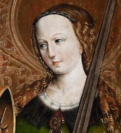 Zdjęcie nr 13: Obraz środkowy w kształcie stojącego prostokąta z przedstawieniem Matki Boskiej z Dzieciątkiem oraz św. Michała Archanioła i św. Katarzyny Aleksandryjskiej, ukazanych całopostaciowo, frontalnie, w typie Sacra Conversatione. Skrzydła dwustronnie malowane, dwustrefowe. Na awersach – skrzydło lewe: św. Jan Ewangelista, św. Stanisław; skrzydło prawe: św. Jan Chrzciciel, św. Mikołaj. Na rewersach – skrzydło lewe: Chrystus w Ogrojcu, Ecce Homo; skrzydło prawe: Biczowanie, Upadek pod krzyżem. W zwieńczeniu Ukrzyżowanie.