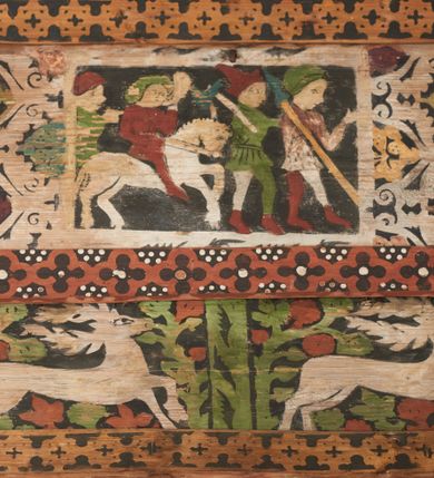 Zdjęcie nr 3: Polichromia pokrywa strop i ściany prezbiterium, strop, zaskrzynienia i ściany nawy oraz belkę tęczową, ambonę, ławkę kolatorską i parapet chóru muzycznego.  W dekoracji zastosowano 77 motywów zarówno figuralnych, jak i  heraldycznych, roślinnych, zwierzęcych, sakralnych, architektonicznych, tekstylnych, geometrycznych. Motywy tworzą oddzielne pasy dekoracyjne , dając wrażenie wzorzystych tkanin lub fryzów. Koloryt: jasna i ciemna czerwień, zielenie, błękity, brązy oraz żółcienie na białym lub czarnym podkładzie, czasem bezpośrednio na drewnie.  