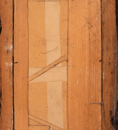 Zdjęcie nr 4: Obraz w kształcie stojącego prostokąta, w starszej, drewnianej, profilowanej, pomalowanej na czarno ramce. Pośrodku duży owalny medalion, w którym św. Apolonia ukazana w trzech czwartych postaci, zwrócona en trois quatre w prawo, z głową obróconą w lewo. Ręce zgięte w łokciach, w lewej wzniesionej trzyma obcęgi z zębem (narzędzie męki); prawa dłoń złożona na piersi. Twarz pełna, okolona jasnymi włosami. Na głowie otwarta korona, z tyłu głowy nimb. Ubrana w ciemnoniebieską suknię z dekoltem, okryta czerwoną draperią. Tło błękitne, u dołu rozbielone. Kolory intensywne, nasycone.