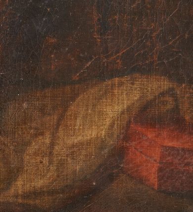 Zdjęcie nr 10: Obraz w formie stojącego prostokąta zamkniętego łukiem segmentowym nadwieszonym. W centrum została przedstawiona św. Anna z młodą Marią, za nią zaś znajduje św. Joachim. Anna siedzi na ławie, zwrócona jest w trzech czwartych w prawo, z lekko uniesioną głową, lewą ręką przytrzymuje siedzącą na jej prawym kolanie Marię. Twarz Anny o starczych rysach, oczach zwróconych ku gorze, długim, prostym nosie, z niewielkimi ustami. Święta ubrana jest w szarą suknię oraz jasnobrązowy płaszcz zarzucony na głowę i ramiona, na stopach ma sandały. Maria została ukazana jako dziewczynka, zwrócona jest w trzech czwartych w lewo, delikatnie pochylona, z głową skierowaną w prawo, przytula obiema rękami do piersi księgę. Twarz ma owalną, o łagodnych rysach, zamkniętych oczach, prostym nosie i małych ustach, okoloną jasnymi włosami upiętymi z tyłu głowy. Maria ubrana jest w jasnoniebieską tunikę oraz rozwiany z tyłu, niebieski płaszcz zarzucony na ramiona i kolana, na głowie ma jasnobrązowy welon. Za św. Anną ukazany został frontalnie, lekko pochylony św. Joachim, z głową skierowaną w prawo oraz z prawą ręką złożoną na piersi. Jego twarz jest pociągła, o starczych rysach, z prostym nosem, półprzymkniętymi oczami, wąskimi ustami, okolona długą, siwą brodą i krótkimi włosami. Ubrany jest w jasnoniebieską tunikę i brązowy płaszcz. Scena ukazana jest we wnętrzu, z widoczną za św. Anną kolumną i fragmentem muru. W lewym górnym rogu znajduje się zielona kotara, spod której emanuje światło, ku któremu zwraca się św. Anna, nad nią dwie uskrzydlone główki anielskie. W dolnej części obrazu rozrzucona tkanina, gdzie w prawym, dolnym rogu znajduje się księga. Kolorystyka obrazu z przewagą brązów i żółcieni. 