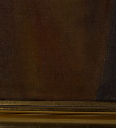 Zdjęcie nr 3: Obraz w kształcie stojącego prostokąta w złotej, profilowanej ramie. Na tle schematycznie malowanych ciemnoniebieskich chmur ukazany św. Józef z Dzieciątkiem Jezus w ramionach. Święty przedstawiony do kolan, frontalnie z głową zwróconą lekko w prawo. Twarz ma owalną, o wyrazistych rysach, okoloną siwym zarostem z wąsami oraz krótkimi, lekko falowanymi włosami. Nos prosty, usta wąskie, oczy ciemnobrązowe. Święty Józef jest ubrany w fioletową tunikę przewiązaną w pasie oraz złoty płaszcz zarzucony na ramiona i plecy. Dzieciątko siedzi wyprostowane, jest zwrócone w trzech czwartych w lewo, prawą dłonią wspiera się na przedramieniu świętego, w lewej, wyciągniętej ponad głowę trzyma białą lilię. Twarz ma okrągłą, o pełnych policzkach, z małym, szerokim nosem, wąskimi ustami i jasnoniebieskimi oczami, okoloną krótkimi, jasnobrązowymi włosami, układającymi się w pukle. Dzieciątko jest ubrane w białą tunikę. Kolorystyka obrazu jasna, w prawym dolnym rogu sygnatura artystki: „J. Rymar[...]”.