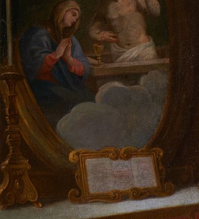 Zdjęcie nr 10: Obraz w kształcie stojącego prostokąta przedstawia klęczącego przed ołtarzem z obrazem Misericordia Domini św. Jana Kantego. Święty ukazany w trzech czwartych, z prawą ręką na piersi, a lewą opuszczoną ku dołowi i odchyloną do tyłu. Jego głowa jest ukazana z profilu, oczy zwrócone w kierunku obrazu. Nos jest podłużny, siwe włosy jedynie na tyle głowy, twarz okala krótka, kręcona, siwa broda. Święty ubrany jest w czarną togę z szerokimi rękawami, o czerwonych mankietach i brzegach, z białym, krótkim kołnierzem i białą załogę (pelerynkę). Na ołtarzu o wklęsłych bokach i czerwonym antepedium dzielonym brązową kratą z dwoma świecznikami i kanonem (fragmentami modlitw) w ozdobnej, złotej ramie znajduje się owalny obraz ze sceną Misericordia Domini – Matką Boską z rękami w geście modlitwy, stojącą przed Chrystusem w studni, nalewającym krew z przebitego boku do kielicha. Przed ołtarzem siedzą dwa putta, jedno obleczone na biodrach niebieską opaską, drugie zasłonięte trzymaną przez oba putta otwartą księgą, w dłoniach trzymają czarny biret i kwiat lilii. W prawym górnym rogu rozpostarta zasłona, za którą fragment wnętrza kościoła z arkadą i widoczną w głębi wnęką z figurą apostoła.     

