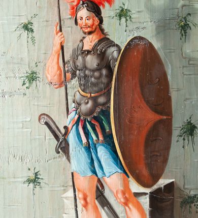 Zdjęcie nr 16: Oprawa grobu Pańskiego kulisowa, pięciopłaszczyznowa. Pierwszy plan tworzy iluzjonistyczna dekoracja, utworzona z bramy składającej się z dwóch filarów zwieńczonych wazonami z antabami oraz muru z krenelażem. Na tle muru ukazani dwaj rzymscy legioniści, po lewej stronie siedzący, po prawej stojący. W tle bogata roślinność egzotyczna z palmami. Na pozostałych planach namalowana roślinność leśna z egzotycznymi gatunkami palm. Na trzeciej parze kulis  przedstawieni dwaj rzymscy legioniści, lewy w pozycji stojącej, prawy leżącej, z głową wspartą na ręce. Wszystkie cztery płaszczyzny zamknięte łukami z namalowanym błękitnym niebem z gwiazdami, ujętym obłokami. 
Na ścianie zamykającej dekorację ukazano kamienny grób, po bokach którego siedzi i leży po trzech legionistów rzymskich z każdej strony. Nad nimi namalowane zalesione wzgórze Golgoty z trzema krzyżami, przed którymi stoi płaczący anioł. W tle widoczny jest pejzaż Jerozolimy, nad którym ukazano zaćmione słońce. W górnej części ściany ukazano niebo z nałożonym medalionem utworzonym z obłoków, z dwiema uskrzydlonymi główkami anielskimi, w glorii promienistej. 



