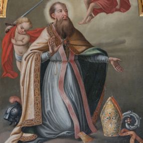 Zdjęcie nr 1: Obraz w formie stojącego prostokąta zamkniętego łukiem nadwieszonym. W centrum postać św. Marcina klęczącego na obłoku, zwróconego trzy czwarte w lewo, z wyciągniętą przed siebie lewą ręką oraz prawą, ugiętą i uniesioną przy boku. Twarz starcza, z wysokim czołem, oczy patrzące przed siebie, nos prosty i wąski; okolona długą i gęstą brodą. Włosy krótkie i jasne. Wokół głowy świetlisty nimb. Święty ubrany w białą albę, dekorowaną przy brzegach koronką, drapowaną w liczne i równoległe fałdy oraz długą, różową stułę – przepasane w talii. Na piersi zawieszony krzyż. Na ramiona ma narzuconą sztywną, bladożółtą kapę zapiętą na piersi dekoracyjną broszą. W prawym górnym narożu obrazu Chrystus siedzący na obłoku zwrócony trzy czwarte w prawo, z prawą ręką na piersi. Twarz Chrystusa oddana nieproporcjonalnie, ze zbyt długim nosem, dużymi oczami przymkniętymi ciężkimi powiekami, z silnie wysuniętym podbródkiem, okolona krótką brodą. Chrystus ubrany w czerwony płaszcz, odsłaniający nagi tors. Po lewej stronie obrazu aniołek z mieczem w prawej dłoni i czerwoną tkaniną przewieszoną przez prawe ramię. Tło wypełniają szare obłoki rozświetlone w górnej partii obrazu. Kolorystyka jasna i pastelowa. Rama drewniana, złocona, szeroka, od wewnątrz profilowana, pośrodku zdobiona listkami akantu na czerwonym tle, na zewnątrz dekorowana stylizowanym kimationem i pojedynczymi kwiatami słonecznika. 
