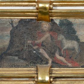 Zdjęcie nr 1: Obraz w kształcie leżącego prostokąta zamkniętego po bokach łukami półkolistymi z uskokiem; w złoconej, profilowanej ramie. W centrum kompozycji przedstawienie św. Jana Chrzciciela na pustkowiu, na tle być jaskini (?), między dwiema postaciami starszych mężczyzn trzymających księgi. Święty Jan ukazany w pozycji siedzącej, w skręcie, z prawą nogą zgiętą i lewą odwiedzioną do boku, z lewą ręką wyciągniętą w przeciwnym kierunku. Tors ma nagi, wokół bioder owinięty czerwony płaszcz. Mężczyzna z prawej strony kompozycji siedzi, patrzy na świętego Jana i podnosi do góry prawą rękę. Jest ubrany w bladoróżową tunikę i czerwony płaszcz. Mężczyzna z lewej strony klęczy w długiej, bladoróżowej sukni. Ma ogoloną głowę i długą brodę. Scena rozgrywa się na tle szerokiego krajobrazu, z widocznymi pniami drzew. Kolorystyka ciemna, ciepła.