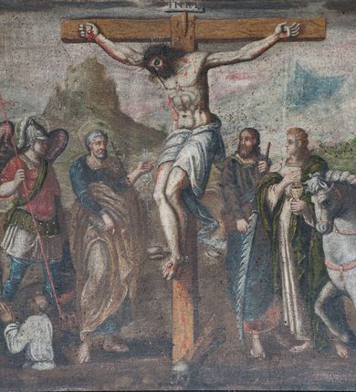 Zdjęcie nr 4: Obraz w kształcie leżącego prostokąta, w profilowanej, malowanej i złoconej ramie. Na tle rozległego, górzystego krajobrazu, pośrodku kompozycji przedstawienia ukrzyżowanego, zmarłego Chrystusa w silnym zwisie ciała i głową opuszczoną na prawy bark. Po prawej stronie Ukrzyżowanego stoją ukazani w całej postaci: św. Stanisław z Piotrowinem, św. Michał Archanioł i św. Piotr z księgą; po lewej stronie: św. Szymon Apostoł z piłą, św. Jan Ewangelista z kielichem oraz siedzący na koniu św. Marcin z żebrakiem. W lewym dolnym narożu obrazu klęczy starsza kobieta ze złożonymi do modlitwy dłońmi, w ciemnym stroju oraz w czepcu z podwiką na głowie.