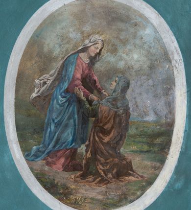 Zdjęcie nr 2: Polichromia ścian i stropów prezbiterium i nawy podkreślająca podziały architektoniczne. W prezbiterium i nawie fryzy podstropowe. W połowie wysokości okien prezbiterium i nawy poziomy fryz, ponad którym całopostaciowe przedstawienia świętych, na północnej ścianie nawy Ostatnia Wieczerza oraz dekoracja heraldyczna. Stropy z malowane na kolor ciemnoniebieski z rozrzuconymi symetrycznie złotymi i srebrnymi rozetkami, z bogatą malowaną fasetą wokół, pośrodku z dużymi owalnymi medalionami z figuralnymi przedstawieniami scen z życia św. Jana Chrzciciela. Podłucze arkady tęczowej z dekoracją z motywów roślinnych i geometrycznych. Wnęki okienne ujęte obramieniami ze zgeometryzowanych motywów roślinnych.   