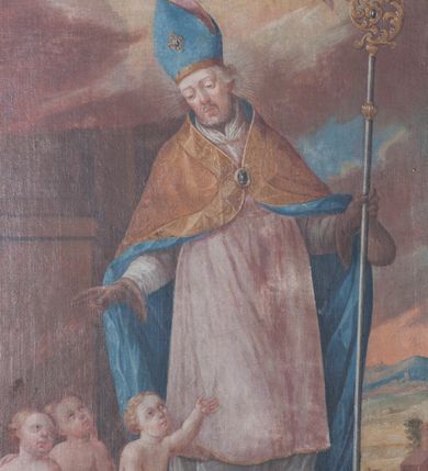 Zdjęcie nr 12: Ołtarz architektoniczny, dwukondygnacyjny, jednoosiowy. Ołtarz drewniany prostopadłościenny z drewnianą mensą i kamiennym portatylem. Dwukondygnacyjne retabulum ustawione na podwójnym i zdwojonym cokole, ujęte parą zdwojonych pilastrów wspierających wyłamujące się belkowanie. W polu głównym umieszczony jest obraz św. Mikołaja w płytkiej wnęce w kształcie stojącego prostokąta. Nad obrazem, w partii fryzu dwie uskrzydlone główki anielskie. Po bokach, na osi podpór, na wysokich cokołach ustawione są rzeźby: po lewej stronie św. Barbary, a po prawej według przekazów w literaturze św. Apolonii. Ponad nimi podwieszone ukośnie fragmenty fryzu ozdobione rozetami na ściankach bocznych, a od spodu szerokimi, zawiniętymi liśćmi akantu. Druga kondygnacja ustawiona na niskim cokole, ujęta parą zdwojonych pilastrów podtrzymujących przerwane belkowanie oraz wolutowy, odwrócony przyczółek, na którego szczycie usadzona jest para aniołków. W polu środkowym w ramie o kształcie stojącego prostokąta i ściętych narożach obraz św. Antoniego Padewskiego. Na osi podpór, na niskich cokołach ozdobionych rozetami ustawione są figury świętych królewiczów, zapewne. Ponad nimi podwieszone fragmenty fryzu, zdobione rozetami oraz z podwieszonymi szyszkami. Na szczycie retabulum niski cokolik, flankowany wolutami, zdobiony na przodzie rozetą z zatkniętym u góry krzyżem zakonu Bożogrobowców. Kondygnacje ujęte z lewej strony uszami: w dolnej suchym akantem, a w górnej akantem przeplecionym wstęgą, zdobioną cekinami. Kolorystyka struktury w kolorze jasnej zieleni, ornamentyka i detal architektoniczny złocone oraz srebrzone.
Napis na portatylu: „1963 d. 26 Jan. / celmus Ac erdemus Julianus / Groblicki, eppus tit philald / phiensis in arabia Auxil. Craco / ven, altare hoc portatile con / secravit et Reliquias Eses. Nn. /  brittcia rp. et florii in eo / inclusit” oraz podpisy piórem niebieskim oraz fragment pieczęci krakowskiej Bazyliki metropolitalnej.