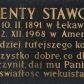 Zdjęcie nr 1: Epitafium w formie tablicy w kształcie leżącego prostokąta  z inskrypcją: „WALENTY STAWOWY / ur(odzony) 10. II. 1891 w ŁĘKAWICY / zm(arły) 2. XII. 1968 w Ameryce. / Dobrodziej tutejszego kościoła. / Za wszystko dobre, co dla nas / uczynił, daj mu Panie / światłość wiekuistą.”
