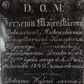Zdjęcie nr 1: Tablica w kształcie stojącego prostokąta, zdobiona podwójną linią rytą wzdłuż krawędzi i rozetami w narożach. W polu tablicy inskrypcja „D(EO) O(PTIMO) M(AXIMO) / Jerzemu Majerskiemu / Proboszczowi Makowskiemu, / Konsyliarzowi Konsystorza / Dyecezyi Tarnowskiej, / wysłużonemu Dziekanowi, / w 71 r(ok)u życia swego d(nia) 6. Paź/dziernika 1842. zmarłemu. / Dobremu Wujowi swemu / Jan i Joanna z Kleynów / Skakalscy. / na wieczną pamiątkę pomnik / ten położyli z prośbą Czytelników / o westchnienie za duszę Jego / do Boga.”.