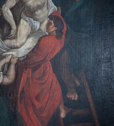 Zdjęcie nr 3: Wielofigurowa dynamiczna scena o kompozycji przekątniowej ukazująca zdjęcie ciała martwego Chrystusa z krzyża. Jest to odtworzenie obrazu środkowego tryptyku przechowywanego w kaplicy arkenbuzerów w katedrze w Antwerpii, namalowanego przez P.P. Rubensa w roku 1614.