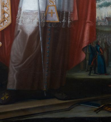 Zdjęcie nr 2: Obraz w kształcie stojącego prostokąta zamkniętego łukiem półkolistym. W centrum kompozycji ukazany św. Wojciech zwrócony en trois quarts w lewo, z pastorałem w prawym ręku i lewą ręką wysuniętą przed siebie, z głową zwróconą w lewo. Święty ubrany w szaty pontyfikalne: długą sutannę, białą komżę oraz białą kapę z czerwoną podszewką; na szyi przewieszona biała stuła ze złotym haftem oraz palisz; na głowie infuła. Twarz ukazana z lewego profilu, okolona długą, gęstą i siwą brodą. W dolnej partii obrazu leżące na ziemi wiosło oraz szabla. W tle ukazana scenka nauczania przez św. Wojciecha. W górnej partii obrazu błękitne niebo i wyłaniające się z obłoków uskrzydlone główki anielskie.