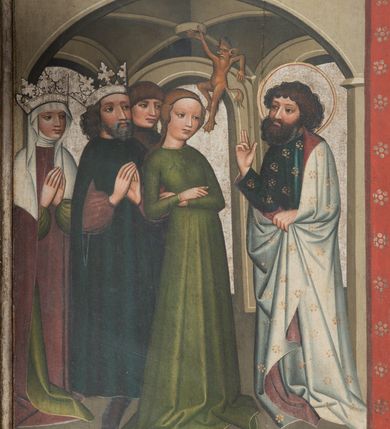 Zdjęcie nr 10: Jedno dwustronnie malowane skrzydło ołtarzowe o kształcie stojącego prostokąta. Na awersie cztery sceny z życia i działalności św. Bartłomieja Apostoła w Indiach: Uzdrowienie córki króla Polemiusza, Wypędzenie diabła ze świątyni, Chrzest króla Polemiusza i jego dworu oraz Pojmanie św. Bartłomieja. Na rewersie Modlitwa w Ogrojcu. Na fragmencie części środkowej (2/3 całości) umieszczono dwie sceny męczeństwa świętego oraz duże całopostaciowe przedstawienie św. Bartłomieja stojącego frontalnie na tle wzorzystej tkaniny. Twarz szeroka okolona czarnymi kędzierzawymi włosami i takąż brodą. Ubrany w długą ciemną suknię, spod której u dołu widać tylko czubki czerwonych spiczastych butów. Okryty białym płaszczem z czerwoną podszewką. Ręce ugięte w łokciach, w prawej dłoni nóż (narzędzie męki), w lewej oprawna księga.  