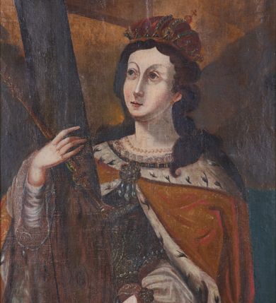 Zdjęcie nr 1: Obraz w kształcie stojącego prostokąta. W centrum kompozycji św. Helena ukazana w półpostaci, zwrócona trzy czwarte w prawo z wysokim krzyżem, który podtrzymuje rękami po swojej prawej stronie, w prawej dłoni trzyma złocone i kameryzowane berło. Twarz owalna z drobnymi ustami, długim i wąskim nosem, wzrokiem skierowanym w prawą stronę obrazu, półkoliście zarysowanymi brwiami, okolona długimi i ciemnobrązowymi włosami, które opadają na plecy i lewe ramię. Święta jest ubrana w strój królewski: bogato dekorowaną suknię z bufiastymi rękawami, czerwony płaszcz z gronostajową podszewką i pelerynką, spięty na piersi ozdobną broszą. Na głowie ma założoną koronę w typie zamkniętym, na szyi sznur pereł, a na uszach złote kolczyki z niebieskimi kamieniami. W tle krajobraz w tonacji brązowo-niebieskiej, z widoczną w połowie obrazu linią horyzontu oraz żółtobrązowym niebem. Rama drewniana, profilowana i złocona.