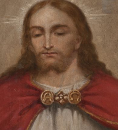 Zdjęcie nr 4: Obraz klęczącego przed ołtarzem św. Franciszka, któremu ukazuje się siedzący w chmurach Jezus i Maria w otoczeniu aniołów. Maria zwrócona w trzech czwartych w lewo, ukazana w różowej sukni, niebieskim płaszczu i z białym welonem na głowie oraz wieńcem z gwiazd. Prawa ręka wyciągnięta w stronę świętego, lewa przyłożona do piersi. Chrystus o długich, brązowych włosach i krótkim zaroście, ukazany frontalnie, w białej luźniej szacie i czerwonym płaszczu spiętym broszą i z krzyżowym promienistym nimbem nad głową. Lewa ręka lekko uniesiona do góry, prawa spoczywa na kolanie. Święty Franciszek ukazany tyłem do widza, z twarzą z profilu, uniesioną w stronę Marii, z rozłożonymi rękoma. Ubrany w brązowy habit franciszkański, przepasany podwójnym sznurem. Wokół Marii i Jezusa aniołowie w różnych pozach i główki aniołów. 