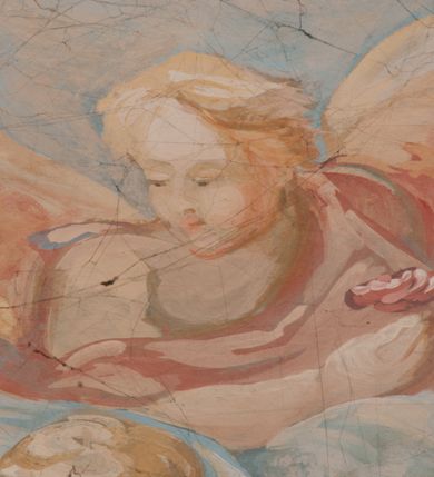 Zdjęcie nr 110: Iluzjonistyczną dekoracją malarską pokryto ściany kaplicy oraz strefę ponadcokołową: ściany tarczowe, pendentywy wokół stiukowych kartuszy herbowych oraz czaszę kopuły i wnętrze latarni. Ściany dolnej części podzielono na dwie strefy. Dolną tworzą zlokalizowane w narożach ścian iluzjonistycznie malowane pary nisz o konchach wypełnionych muszlą. W niszach ukazano osiem stojących frontalnie postaci starców, bez atrybutów i nimbów. Zapewne w ten sposób przedstawiono proroków lub apostołów. Każda z postaci ubrana jest w tunikę oraz płaszcz. Różnicuje je jedynie układ rąk, sposób kształtowania zarostu oraz kolorystyka szat. W drugiej strefie w przyłuczach arkad ukazano całopostaciowe przedstawienia uskrzydlonych aniołów trzymających narzędzia męki Pańskiej. Na ścianie wschodniej anioł prezentuje chustę Weroniki (z prawej) oraz latarnię (z lewej). Po bokach wejścia do kaplicy na ścianie północnej po prawej stronie anioł trzyma lancę i koronę cierniową, a po lewej krzyż. Z kolei na ścianie wschodniej po prawej ukazano anioła z drabiną, a po lewej z gąbką na trzcinie. Natomiast na ścianie południowej, po obu stronach zwieńczenia nagrobka, przedstawiono z prawej anioła z włócznią, a po lewej anioła z wiązką do biczowania. W tej strefie bezpośrednio przy łukach arkad wyobrażono leżące postacie geniuszy malowanych w technice en grisaille. Pod arkadą na ścianie wschodniej (ołtarzowej), ukazano dolną część owalnego jasno ugrowego baldachimu z lambrekinem i zielone, opadające paludamentum, rozsuwane kotarowo przez dwa uskrzydlone anioły. Dekoracja stanowi oprawę dla wiszącego tu obrazu Matki Boskiej z Dzieciątkiem w bogato rzeźbionej ramie. Z kolei na ścianie zachodniej wyobrażono monumentalną scenę Zdjęcia z krzyża. Jest to zwarta kompozycja ogniskująca się na wysokim drewnianym krzyżu, z którego ściągane jest martwe ciało Chrystusa. Z dwóch stron dłuższych ramion krzyż podtrzymują dwaj aniołowie. Ciało Jezusa opuszczane jest na białym pasie tkaniny przewiązanym pod jego ramionami. Chrystus ze zwisającą głową ma ręce ułożone wzdłuż ciała. Biodra przepasane ma białym perizonium. Jego skrzyżowane nogi są ugięte i jeszcze przybite gwoździem do krzyża. Gwóźdź wyciąga z nich obcęgami mężczyzna w niebieskiej, podwiniętej koszuli. Ciało opuszczają dwaj mężczyźni widoczni za poprzecznymi ramionami krzyża, trzymający końce taśmy. Człowiek z lewej strony w niebieskiej koszuli dodatkowo odbiera drugą białą taśmę od mężczyzny ubranego w szaroczarny strój. Osoba ta stoi na drabinie opartej o poprzeczne ramię krzyża. Drugi mężczyzna za krzyżem, w brązowej koszuli, lewą ręką trzyma koniec taśmy, a w uniesionej prawej młotek. Ciało Zbawiciela podtrzymuje lewą ręką kolejny mężczyzna stojący tyłem do widza na drugiej drabinie opartej o lewe ramię krzyża. Jest on ubrany w krótkie brązowe spodenki i bladozieloną koszulę. Pod krzyżem stoi zwarta siedmioosobowa grupa. Najprawdopodobniej z prawej strony ukazano św. Jana i Matkę Boską, na środku dwóch żołnierzy w ostro zakończonych hełmach, dwie kobiety, w tym zapewne Marię Magdalenę i starca widocznego z lewej strony kompozycji. Na ścianach tarczowych nad gzymsem wyobrażono po bokach okrągłych okien siedzących czterech ewangelistów i czterech ojców Kościoła. Na ścianie wschodniej znalazł się z prawej św. Jan z orłem, który w dziobie trzyma złoty kałamarz, a po lewej św. Mateusz rozmawiający z aniołem. Z kolei na ścianie południowej po lewej stronie przedstawiono św. Marka z lwem oraz św. Ambrożego trzymającego w prawej ręce naczynie z wylewającym się miodem. Na ścianie zachodniej z lewej znalazł się czytający św. Augustyn z sercem na dłoni, a z prawej św. Grzegorz Wielki z widoczną za nim tiarą i sową. Na ścianie północnej po lewej ukazano św. Hieronima z leżącym lwem, a po prawej stronie św. Łukasz z wołem. W pendentywach wykonano malarską dekorację w formie wijącej się wstęgi, na tle której widnieją stiukowe kartusze rollwerkowe, o owalnych kaboszonowych polach czwórdzielnych w krzyż. Po stronie wschodniej w pendentywach znajdują się dwa puste kartusze z niezachowanymi herbami. Natomiast herby zachowały się w pendentywach po stronie zachodniej. Na pendentywie północno-zachodnim: Jastrzębiec, Nowina, Gozdawa, Pobóg, a na południowo-zachodnim Gryf, Kotwicz, Kotwicz, Zabawa. W kopule wyobrażono Koronację Matki Boskiej adorowanej przez różnych świętych. Scenę koronacji Marii przez Trójcę Świętą przedstawiono w części wschodniej czaszy. Ukazana frontalnie Maria klęczy ze złożonymi rękami do modlitwy na obłokach. Ma owalną twarz okoloną jasnymi długimi włosami rozsypującymi się na jej ramiona. Na uniesionej ku górze głowie ma ubraną zsuwającą się białą chustę okrywającą włosy. Madonna ubrana jest w zasłaniający jej ramiona bladoniebieski płaszcz, opadający po bokach na obłoki. Nieznacznie wyżej z prawej strony na obłokach siedzi Bóg Ojciec. Wyobrażono go w trzech czwartych w prawo. Jest to starszy mężczyzna o siwych włosach i brodzie. W wyciągniętej prawej ręce nad głową Marii wraz z Chrystusem trzyma złotą koronę w typie zamkniętym. Z kolei w lewej podtrzymuje glob ze złotym krzyżykiem. Bóg Ojciec na głowie ma tiarę papieską. Ubrany jest w szaro-niebieską szatę oraz wzorzystą złotą kapę narzuconą na ramiona i spiętą pod szyją klamrą, z połami okrywającymi nogi. Naprzeciwko siedzi Chrystus widoczny w trzech czwartych w lewo z twarzą ukazaną w profilu. W wyciągniętej prawej ręce trzyma wraz z Bogiem Ojcem koronę, a lewą podtrzymuje złote berło. Chrystus ma jasne włosy opadające puklami na ramiona i podobną krótką brodę. Na głowie ma otwartą złotą koronę. Został przedstawiony z nagim torsem, na którym zaznaczono przebity bok. Jego postać otacza narzucony na ramiona bladoczerwony całun udrapowany w formie płaszcza. Nad koroną bliżej głowy Boga Ojca widoczna jest gołębica Ducha Świętego otoczona świetlistym otokiem. Ponad sceną koronacji wokół otworu do latarni wyobrażono wirujące złocisto-szare obłoki, na tle których widać uskrzydlone główki aniołków oraz postacie mniejszych i większych aniołków, które muzykują na różnych instrumentach, bądź też trzymają gałązki palmowe lub kwiaty albo kwiaty rozsypują. Uskrzydlone główki aniołków widoczne są także pośród obłoków, na których klęczy Madonna. Z prawej strony koronacji wyobrażono dwóch biskupów. Starszy, być może św. Wojciech, został przedstawiony w postawie półklęczącej w trzech czwartych w lewo. Prawą ręką zdaje się wskazywać na scenę koronacji, lewą zaś przyciska do piersi. Ma odkrytą głowę z widocznymi siwymi włosami i taką samą brodą. Ubrany jest w niebiesko-zielonkawą kapę ze złotym kapturem zakończonym chwostem. Na ziemi przy jego stopie widoczna jest złota infuła. Świętemu przyglądają się dwaj aniołowie widoczni z tyłu. Za nim klęczy młodszy biskup z leżącym przy nim na ziemi pastorałem i mieczem. Zapewne jest to św. Stanisław ze Szczepanowa. Święty ukazany został frontalnie z prawą ręką przyciśniętą do piersi, a z lewą nieznacznie odsuniętą w bok. Ma pociągłą twarz o krótkich jasnych włosach i podobnym zaroście. Ubrany jest w albę oraz szaro-bordową kapę o złotym kapturze. Przy jego kolanach stoi złota infuła, a za nim widoczny jest anioł z gałązką palmową. Za św. Stanisławem w rozwianych szatach klęczy św. Jadwiga Śląska, którą identyfikuje bryła kościoła widoczna przy jej stopach. Postać Jadwigi ukazano w profilu z założonymi rękami przed sobą. Na głowie ma niewielką złotą koronę, spod której widoczna jest biała chusta okrywająca włosy. Ubrana jest w bladoczerwoną suknię przepasaną w talii i narzucony na ramiona bladoszkarłatny płaszcz z gronostajowym kołnierzem i obszyciem. Za św. Jadwigą stoi inna święta z odsłoniętą lewą ręką wspartą o bok. Brak atrybutu nie pozwala na jej identyfikację. Ukazano ją w trzech czwartych w prawo z głową w profilu. Ma owalną twarz z wydatnym nosem. Na głowie ma niewielką złotą koronę, spod której widać jasną chustę okrywającą włosy. Ubrana jest w złocisto-szarą suknię z krótkimi rękawami i bladoczerwony rozwiany płaszcz. Pomiędzy obiema kobietami widać dwie postacie uskrzydlonych aniołów. Za świętymi siedzi z otwartą księgą wyobrażony frontalnie św. Jana Kanty. Jest to mężczyzna w średnim wieku z wysokim czołem, krótkimi brązowymi włosami i podobną brodą. Ubrany jest w bladofioletową togę akademicką z gronostajową peleryną. Trzymana przez niego księga ma czerwone okładki. Obok św. Jana Kantego namalowano czteroosobową grupę starszych mężczyzn. Pierwszy z nich, ujętych w trzech czwartych w prawo, zdaje się przyklękając, odbierać prawą ręką palmę męczeństwa podawaną mu przez widocznego nad nim anioła. Lewą ma ułożoną wzdłuż ciała. Ma podłużną twarz widoczną z profilu, otoczoną białymi włosami i spiczastą białą brodą. Ubrany jest w rozwianą jasnobeżową szatę przewiązaną w pasie i taki sam płaszcz narzucony na prawe ramię. Lewy rękaw tuniki jest podciągnięty, odsłaniając przedramię ręki. Na lewej nodze widoczny jest sandał. Za nim przedstawiono klęczącego w ujęciu trzech czwartych w lewo zakonnika eremitę, być może św. Pawła Pustelnika w białym habicie paulińskim. Zakonnik na wysokości bioder ma rozsunięte ręce. Jego twarz o wydatnym nosie otacza krzaczasta, długa, biała broda oraz białe włosy. W głębi za nim częściowo widać dwóch innych brodatych mężczyzn w beżowych szatach. Jeden z nich trzyma w dłoni palmę. W niewielkiej odległości za grupą mężczyzn na pierwszym planie klęczy na obłoku ukazany frontalnie św. Jacek. W rękach uniesionych na wysokości piersi trzyma wieżycową, złotą monstrancję i figurę Matki Boskiej. Dominikanin został przedstawiony z wysokim łysym czołem i wianuszkiem siwiejących włosów. Jego pociągła twarz o wyrazistym nosie i wąskich, nieznacznie zaciśniętych ustach pozbawiona jest zarostu. Ubrany jest w dominikański habit z czarnoniebieskim płaszczem. Z lewej strony sceny koronacji namalowano grupę czterech świętych. Na pierwszym planie widać klęczącego św. Stanisława Kostkę, wspartego na długim kiju z przywiązanym do niego węzełkiem. Święty został przedstawiony w profilu. Ma młodzieńczą, owalną twarz z krótkimi brązowymi włosami i rumianymi policzkami. Ubrany jest w bladobeżowy płaszcz, spod którego widać jasnoseledynową szatę. Za Stanisławem Kostką wyłania się w półpostaci św. Jan Nepomucen z drewnianym krzyżem podtrzymywanym lewą ręką. Jest to dojrzały mężczyzna o pociągłej twarzy, z brązowymi włosami i brodą. Z prawej strony św. Stanisława Kostki ukazano stojące dwie zakonnice, św. Kingę i zapewne bł. Salomeę. Kingę ukazano frontalnie w kontrapoście z głową uniesioną ku niebu w jasnobeżowym habicie klaryski wpadającym w brąz. Księżna prawą ręką przyciska do piersi bryłę soli, a w opuszczonej lewej trzyma kwiat lilii. U jej stóp widać model kościoła klasztornego w Starym Sączu. Obok stoi najprawdopodobniej bł. Salomea. Ukazano ją w mocnym kontrapoście, z dłońmi splecionymi na piersi i spojrzeniem skierowanym ku ziemi. Ubrana jest w rozwiany szaroniebieski habit i jasny welon. Wnętrze latarni wypełniają uskrzydlone głowy aniołków na tle złocisto-szarych obłoków.    







