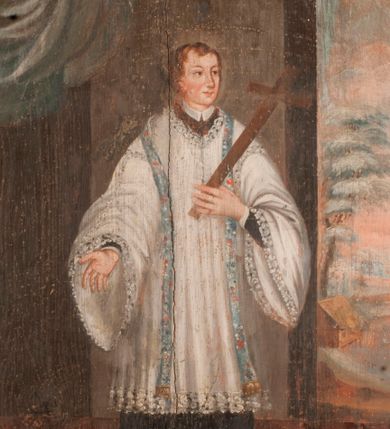 Zdjęcie nr 1: Obraz z przedstawieniem Świętosława Milczącego ujęty został w złoconą, profilowaną ramę zamkniętą półkoliście z uskokowo ściętymi narożnikami na dole. Całą postać Świętosława ukazano w ujęciu frontalnym, z głową zwróconą trzy czwarte w lewo na tle wnętrza architektonicznego z czerwono-beżową posadzką. Kapłan lewą ręką podtrzymuje wsparty na piersi brązowy krzyż, odchylony w lewą stronę. Natomiast prawą rękę ma lekko uniesioną i odsuniętą w bok. Jest to młody mężczyzna z owalną twarzą o mięsistym, wydatnym nosie i ustach, wyrazistych ciemnych oczach oraz rumianych policzkach. Na głowie otoczonej świetlistym nimbem ma krótkie, brązowe włosy. Ubrany jest w sutannę z koloratką w formie kołnierzyka, sięgającą kolan komżę z szerokimi rękawami, wiązaną pod szyją i obszytą koronką. Na ramionach ma nałożoną niebieską stułę pokrytą ornamentem kwiatowo-roślinnym. W lewej, górnej części obrazu widoczna jest bladoniebiesko-biała kotara. Z prawej strony kompozycji w głębi rozciąga się zimowy krajobraz utrzymany w pastelowej tonacji. Można w nim wyróżnić przykryte śniegiem wysokie drzewo, dom o siodłowym dachu oraz rzekę skutą lodem. Na horyzoncie ukazano różowo-niebieską zorzę. Pod obrazem widnieje czarny napis „V(ENERABILIS) SVETOSLAUS PRES(BYTER) in Circ(ii) M(ANSIONARIUS) E(CCLESIAE) B(EATAE) M(ARIAM) V(IRGINIS) C(RACOVIENSIS)”. 
Poniżej na płycinie stalli znajduje się druga inskrypcja ujęta w profilowaną, złoconą ramę „UBI CRVX IBI LVX / IN SANCTITATE ET IVSTITIA SALVS ANIMAE”. 