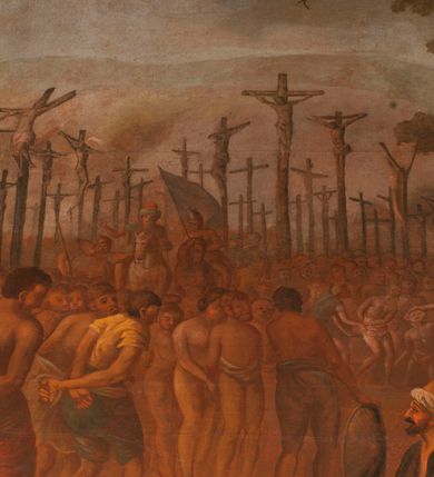 Zdjęcie nr 14: Obraz o kształcie leżącego prostokąta w profilowanej, drewnianej ramie dekorowanej złoconym ornamentem z umieszczonym u góry, na osi, złoconym, podłużnym kartuszem wolutowym zwieńczonym muszlą. W jego srebrzonym polu napis „TUTELARIUM / ECCLESIAE PAROCHIALIS / IN / NIEPOŁOMICE / DECEM MILLIUM MILITUM MARTIRUM / MARTIRII / HISTORIA". Wielopostaciowa, rozbudowana kompozycja ze sceną męczeństwa dziecięciu tysięcy męczenników. Po lewej stronie, na pierwszym planie ukazano dwór królewski z cesarzem Hadrianem wydającym rozkaz zabicia chrześcijan. Po prawej przedstawiono sceny obnażania z szat, prowadzenia spętanych chrześcijan, ustawiania krzyży i przybijania do nich męczenników i ich ustawiania. W tle las krzyży i odległy pejzaż z widocznym miastem – Aleksandria. W dolnej środkowej części kompozycji prostokątna tablica o profilowanych brzegach, zamknięta prostym belkowaniem. W polu, na ciemnym tle napis: I-II Martyres crucifixi sunt in Mon/te Ararat, sub Adriano Imperatore / prope Alexariam tempore mortis / Ipsorum haec signa apparueru[n]t / qua visa fuerunt sub tempus pas/sionis Christi”. Ciepła kolorystyka z przewagą brązów, mocno pociemniała. 
