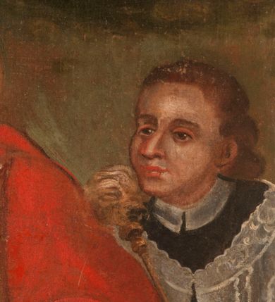 Zdjęcie nr 4: Obraz wykonano w kształcie stojącego prostokąta, zamkniętego łukiem pełnym. Na pierwszym planie wyobrażono spieszącego z kapłańską posługą na rzecz chorych na dżumę św. Karola Boromeusza. Święty zwrócony jest w trzech czwartych w prawo, został przedstawiony z twarzą ukazaną z profilu. Prawą rękę unosi na wysokość piersi w geście błogosławieństwa, w lewej trzyma drewniany krucyfiks. Ma twarz o lekko zniekształconych rysach bez zarostu z wydatnym, okrągłym czołem, dużym zakrzywionym nosem, jasnoczerwonymi ustami oraz półprzymkniętymi oczami, okoloną krótkimi, brązowymi włosami. Głowę otacza świetlisty nimb. Święty ubrany jest w purpurową sutannę, mucet, piuskę, białą komżę oraz złotą stułę przewieszoną przez ramiona. Za nim, po lewej stronie, przedstawiono towarzyszącego mu młodego księdza w czarnej sutannie i białej komży. Duchowny w prawej ręce trzyma kropidło, a w lewej kociołek z wodą święconą. Ma twarz o beżowo-szarej karnacji z szerokim nosem, ciemnymi oczami i jasnoczerwonymi ustami. Jego brązowe włosy opadające puklami na ramiona zaczesane są za uszy. Po prawej stronie ukazano trzech leżących mężczyzn zarażonych dżumą, do których zwraca się święty. Mężczyzna przedstawiony najbliżej św. Karola leży z lekko ugiętymi w kolanach nogami i ze skrzyżowanymi rękami na piersi. Ma twarz o zniekształconych rysach, z ciemnobeżowo-brązową karnacją, półprzymkniętymi oczami, lekko zakrzywionym nosem, brązowymi ustami, okoloną krótkimi brązowymi włosami. Ubrany jest w bladoniebieską koszulę z rękawami sięgającymi jego łokci i jasne spodnie odsłaniające kolana. Oparty jest o tylko częściowo widoczne za nim dwie leżące postacie, być może już zmarłe, w podobnych koszulach z zamkniętymi oczami. Na drugim planie widać cztery rozrzucone ciała leżące na niskich pagórkach z dwoma drewnianymi dachami. Z lewej strony dwie postacie niosą ciało na noszach. Tłem dla całej kompozycji jest pejzaż z rozłożystym drzewem, rosnącymi w oddali w rzędzie cyprysami i zaroślami, domami po prawej oraz kościołem na planie centralnym z kopułą i latarnią po lewej. Ponad obrazem na archiwolcie stiukowej arkady widnieje czerwony napis: „Infirmos curate Mat[theus]: Ca[put] 10 vers[us]: 8”. Natomiast podobny napis w języku polskim znajduje się na dolnej krawędzi niszy: „Zarażonym powietrzem. Karol usługuje / Że się nie boi śmierci Męstwo pokazuje”.