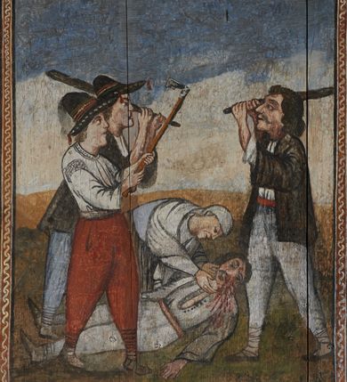 Zdjęcie nr 31: Prospekt organowy podwieszony przy północnej ścianie nawy, oparty na czterech filarach, dostępny z parapetu chóru. Balustrada drewniana z malowaną dekoracją; u spodu pas z ornamentem roślinnym; od frontu podzielona na trzynaście jednofiguralnych przedstawień w ramach, w formie wydłużonych, stojących prostokątów z przedstawieniami aniołów grających na instrumentach. Z boku na balustradzie dwie sceny w formie leżącego prostokąta ze św. Dawidem grającym na lirze i św. Cecylią grająca na organach, oddzielone pasem z dekoracją roślinną. 
Prospekt organowy architektoniczny, pięcioosiowy o bogatej dekoracji snycerskiej. Organy umieszczone na podstawie w kształcie leżącego prostokąta, dekorowanej dwiema płycinami z uszakami w narożach, z malowanymi przedstawieniami grających na instrumentach aniołów oraz z rzeźbionymi uskrzydlonymi główkami anielskimi w glorii pośrodku. Pod cokołem podwieszona dekoracja malarsko-rzeźbiarska nałożona na balustradę chóru. W centrum kompozycji malarskie przedstawienie trzech aniołów (jeden czyta księgę, a dwaj grają na instrumentach) w wieńcu laurowym. Poniżej, rzeźbiona uskrzydlona główka anielska, a całość ujęta ornamentem małżowinowo-chrząstkowym i zakończona u dołu szyszką. Prostokątna podstawa wspiera niski cokół, na którym ustawiona jest trójwieżyczkowa część główna. Środkowa, wyższa wieżyczka jest o przekroju półkolistym, a boczne kątowe o przekroju trójkątnym. Wieżyczki rozdzielają niższe prostokątne płyciny wypełnione piszczałkami. Pod wieżyczkami bocznymi podwieszone są złocone szyszki. Ażurowa dekoracja rzeźbiarska małżowino-chrząstkowa zdobi uszy organu, jest również umieszczona nad płycinami rozdzielającymi wieżyczki. Zwieńczenie tworzą na osiach bocznych strome szczyty, a pośrodku dwugłowy orzeł, na piersi którego w kartuszu w kształcie serca widnieją sygle „A[LBERTUS] B[INKOWICZ] / P[LEBANUS] O[RAVIENSIS]”. Piszczałki przysłaniają od góry ażurowe, rzeźbione firanki o motywie małżowinowo-chrząstkowym, a u dołu wąski pas dekoracji ornamentalnej z motywem silnie przestylizowanych lilii. Organy polichromowane na czarno, profilowania w kolorze czerwonym, zielonym i pomarańczowym, ornamentyka złocona i srebrzona. 



