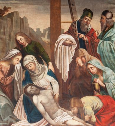 Zdjęcie nr 13: Stacje drogi krzyżowej zawieszone na ścianach bocznych nawy głównej. Obrazy w kształcie stojących prostokątów. W zwieńczeniu łaciński krzyżyk o rozszerzonych ramionach i dwie woluty. Sceny Męki Pańskiej umiejscowione w malowniczych sceneriach antycznego miasta. Chrystus przedstawiony w długiej czerwonej sukni i niebieskim płaszczu. Przedstawienia dynamiczne, barwy ciepłe i intensywne. Całość jasna, dobrze oświetlona, kolorystyka żywa z dominacją czerwieni i błękitu, plan dalszy rozmyty. Na pierwszej stacji u dołu sygnatura malowana na białej kartce: „A. Grzywiński / pinx! / Die 12 Juna 1847.” Na stacjach z Gologoty na titulusie napis: „JESUS NAZARENUS / REX JUDEAORUM.” Rama drewniana, profilowana, bejcowana.

