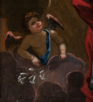 Zdjęcie nr 3: Ołtarz przyścienny o formach architektonicznych, jednoosiowy, jednokondygnacyjny ze zwieńczeniem; ujęty akantowymi uszami. Mensa prostopadłościenna; antepedium malowane w symetryczne motywy roślinno-kwiatowe na jasnobeżowym tle; ujęte złoconą ramą w kształcie leżącego prostokąta o wypukłych krótszych bokach. Nastawa ujęta parą kolumn umieszczonych na wysokich, prostopadłościennych postumentach. Trzony kolumn skręcone, oplecione kwiatowymi girlandami; kapitele kompozytowe, złocone. W polu ołtarza złocona, profilowana rama w kształcie stojącego prostokąta, mieszcząca obraz z przedstawieniem św. Józefa. Kolumny dźwigają pełne belkowanie przełamane na osiach podpór oraz odcinki trójkątnego przyczółka, na których pełnoplastyczne figurki aniołów. W partii fryzu złocony ornament akantowy oraz rozetki. Zwieńczenie w kształcie równoramiennego trapezu o wklęsłych bokach, zamknięte od góry gzymsem wklęsło-wypukłym. W polu owalna, złocona rama w formie wieńca laurowego mieszcząca obraz przedstawiający św. Jana Ewangelistę, ponad którym owalny, akantowy kartusz z napisem „IN / HONOREM S(ANCTI) JOSEPHI / ANNO DOMINI 1528”. Nastawa ujęta ażurowymi, złoconymi i srebrzonymi uszami utworzonymi z suchego akantu. Struktura ołtarza marmoryzowana w odcieniach czerwieni; dekoracja snycerska srebrzona i złocona, trzony kolumn czarne.
