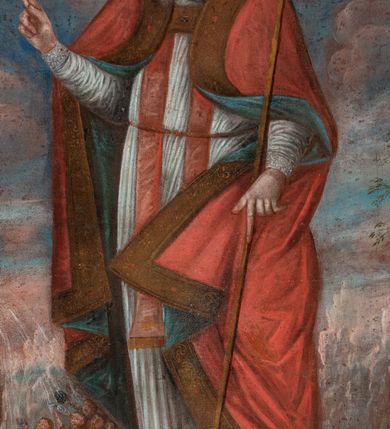 Zdjęcie nr 3: Obraz w kształcie pionowego prostokąta. W centrum kompozycji, na pierwszym planie ukazany w całej postaci św. Klemens w trzech czwartych zwrócony w lewo. Przedstawiony jako dojrzały mężczyzna z długą, siwą brodą i wąsami. Oczy duże, ciemne, nos długi i prosty, usta wydatne. Na głowie świętego znajduje się złota tiara zwieńczona krzyżem; wokół głowy nimb. Postać ubrana w albę wykończoną koronką oraz obszerną, czerwoną kapę podbitą niebieską tkaniną i obszytą szeroką, złotą bordiurą. Wokół szyi stuła. Święty w lewej ręce trzyma zakończony krzyżem pastorał papieski (ferulę), prawą rękę unosi w geście błogosławieństwa. W lewym górnym rogu kompozycji obłoki oraz promień światła skierowany na postać świętego. Na dalszym planie widoczny rozległy, skalisty pejzaż. Z lewej strony obrazu przedstawiony biały baranek stojący na skale, z której wytryskuje woda. Poniżej grupa klęczących postaci, wśród których znajduje się św. Klemens w stroju analogicznym do opisanego powyżej. W prawym dolnym narożu kompozycji sygnatura „A(nno) D(omi)ni. 1741”. Kolorystyka obrazu ciepła z przewagą brązów, żółci i czerwieni.
