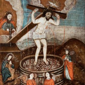 Zdjęcie nr 1: Obraz w kształcie stojącego prostokąta ujęty granatową, profilowaną ramą zdobioną malowanymi, białymi ornamentami w formie wici roślinnej i rozetek. Kompozycja wielopostaciowa umiejscowiona na tle rozległego, górzystego pejzażu. W centrum przedstawiony w całej postaci Chrystus stojący w okrągłej kadzi z owocami winogron. Jezus zwrócony jest w trzech czwartych w prawo i pochylony w dół. Na swoich barkach podtrzymuje rękoma krzyż, pod ciężarem którego pochyla plecy i ugina kolana. Tors postaci odsłonięty z zaznaczoną muskulaturą. Karnacja jasna, blada. Biodra przepasane krótkim, białym perizonium. Na głowie Chrystusa widoczna korona cierniowa. Nieco powyżej, gołębica Ducha Świętego w otoczeniu glorii promienistej i białych obłoków. Rana na boku oraz rany na dłoniach i stopach Chrystusa obficie krwawią. Strumienie krwi spływają do wnętrza kadzi, w której stoi postać. Z lewej strony kompozycji przedstawiony Bóg Ojciec otoczony obłokami. Postać ukazana w ujęciu do pasa, zwrócona w trzech czwartych w prawo. Włosy i broda długie, ciemnobrązowe. Postać ubrana w niebieską szatę oraz czerwony płaszcz pochyla się nieco do przodu, wyciągając ręce przed siebie w kierunku mechanizmu tłoczni (prasy). Nieco poniżej przedstawiona klęcząca Maria zwrócona w trzech czwartych w prawo. Maria składa ręce w geście modlitwy, jej pierś przebita jest siedmioma mieczami, ubrana jest w brązowo-żółtą szatę oraz ciemnoniebieski płaszcz. Z prawej strony kompozycji ukazana postać mężczyzny trzymającego na plecach kosz wypełniony winnymi gronami ubranego w niebieską szatę i czerwony płaszcz. Na pierwszym planie, przed kadzią z winogronami dwa klęczące naprzeciw siebie anioły podtrzymujące kielich, do którego spływa sok z winnych gron pomieszany z krwią Chrystusa. Anioły ubrane w białe szaty oraz czerwone płaszcze podbite zieloną tkaniną. Kolorystyka obrazu jest ciepła, raczej ciemna z dominacją brązów w partii pejzażu.





