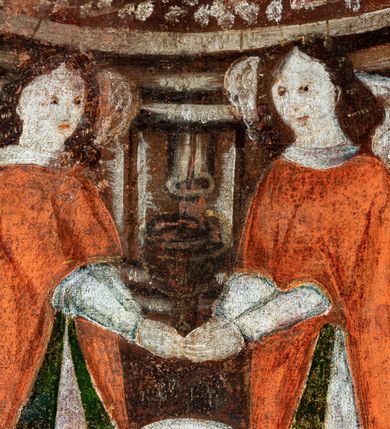 Zdjęcie nr 4: Obraz w kształcie stojącego prostokąta ujęty granatową, profilowaną ramą zdobioną malowanymi, białymi ornamentami w formie wici roślinnej i rozetek. Kompozycja wielopostaciowa umiejscowiona na tle rozległego, górzystego pejzażu. W centrum przedstawiony w całej postaci Chrystus stojący w okrągłej kadzi z owocami winogron. Jezus zwrócony jest w trzech czwartych w prawo i pochylony w dół. Na swoich barkach podtrzymuje rękoma krzyż, pod ciężarem którego pochyla plecy i ugina kolana. Tors postaci odsłonięty z zaznaczoną muskulaturą. Karnacja jasna, blada. Biodra przepasane krótkim, białym perizonium. Na głowie Chrystusa widoczna korona cierniowa. Nieco powyżej, gołębica Ducha Świętego w otoczeniu glorii promienistej i białych obłoków. Rana na boku oraz rany na dłoniach i stopach Chrystusa obficie krwawią. Strumienie krwi spływają do wnętrza kadzi, w której stoi postać. Z lewej strony kompozycji przedstawiony Bóg Ojciec otoczony obłokami. Postać ukazana w ujęciu do pasa, zwrócona w trzech czwartych w prawo. Włosy i broda długie, ciemnobrązowe. Postać ubrana w niebieską szatę oraz czerwony płaszcz pochyla się nieco do przodu, wyciągając ręce przed siebie w kierunku mechanizmu tłoczni (prasy). Nieco poniżej przedstawiona klęcząca Maria zwrócona w trzech czwartych w prawo. Maria składa ręce w geście modlitwy, jej pierś przebita jest siedmioma mieczami, ubrana jest w brązowo-żółtą szatę oraz ciemnoniebieski płaszcz. Z prawej strony kompozycji ukazana postać mężczyzny trzymającego na plecach kosz wypełniony winnymi gronami ubranego w niebieską szatę i czerwony płaszcz. Na pierwszym planie, przed kadzią z winogronami dwa klęczące naprzeciw siebie anioły podtrzymujące kielich, do którego spływa sok z winnych gron pomieszany z krwią Chrystusa. Anioły ubrane w białe szaty oraz czerwone płaszcze podbite zieloną tkaniną. Kolorystyka obrazu jest ciepła, raczej ciemna z dominacją brązów w partii pejzażu.





