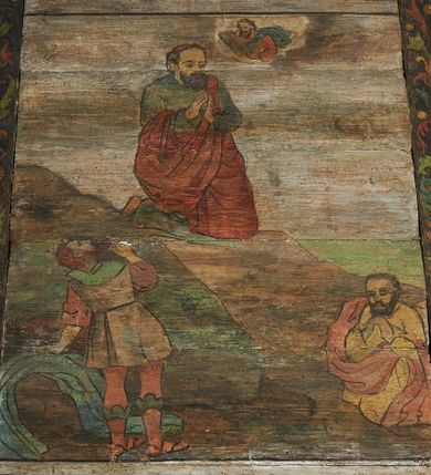 Zdjęcie nr 43: Polichromia ścienna prezbiterium
Polichromia w tej części świątyni podzielona jest na cztery strefy. W pierwszej znajduje się dekoracja ornamentalna, kolejne dwie strefy ukazują sceny z życia Marii i Jezusa, ostatnia strefa ukazuje rząd portretów męskich w strojach z epoki.  W dolnej strefie prezbiterium są umieszczone również trzy krzyże konsekracyjne, wpisane w okrągłe wieńce. Na północnej ścianie prezbiterium w scenach z cyklu maryjnego, od lewej znajdują się: Św. Anna Samotrzeć, Pokłon Trzech Króli, Chrystus Baranek Boży opatrzony banderolą z napisem: „EGO SVM PASTOR BONVS”, Ucieczka do Egiptu, scena Ukrzyżowania z postaciami fundatorów. W drugiej strefie na ścianie północnej od lewej ukazano: św. Annę z małą Marią; Ofiarowanie w świątyni z fragmentami napisu u spodu: „RV (?) NOBIS (?) NOBIS”; Zwiastowanie z napisem: „ECCE VIRGO CONCIPIET ET PARIET FILIUM EI VO”, Nawiedzenie Najświętszej Marii Panny, u spodu napis: „VIRGO MARIA (?) NAV(?) (?)AB(?)” oraz Wniebowzięcie Najświętszej Marii Panny z fragmentarycznie zachowanym napisem: „(?)VAE EST ASC(?)”. W ostatniej strefie na ścianie północnej ukazano rząd męskich portretów. Na południowej ścianie prezbiterium w dolnej strefie znajduje się dekoracja ornamentalna. Następnie w strefie drugiej od lewej strony ukazane są kolejno sceny: Najświętsza Maria Panna Niepokalanie Poczęta, Tron Łaski, Trzy Marie u grobu, Nauczanie Chrystusa, a w strefie trzeciej, również od lewej strony: Przemienienie na górze Tabor z fragmentarycznie zachowanym napisem: „(?) BV(?)O (…) RA(?) (?)AT”, następnie Modlitwa w Ogrójcu(?), Zmartwychwstanie Chrystusa. W trzeciej strefie kontynuacja porterów męskich, w tym władców w koronach na głowie i z berłami w dłoniach. Na wschodniej ścianie prezbiterium, przy ołtarzu głównym przedstawiono Ewangelistów: po stronie lewej św. Mateusza, a po prawej św. Marka. W dolnej strefie po lewej: św. Łukasz, a po prawej św. Jan.

Polichromia ścienna nawy
Polichromię wypełniają przedstawienia Męki Pańskiej: Zdjęcie z krzyża, Opłakiwanie Chrystusa, Złożenie do Grobu  oraz postacie Apostołów namalowane na zaskrzynieniach. Kilka scen zasłania ołtarz Ukrzyżowania. Na południowej ścianie nawy zachowało się tylko gigantyczne przedstawienie św. Krzysztofa na wysokość całej nawy. Ponadto w nawie znajdują się sceny, częściowo przesłonięte przez prospekt organowy i ołtarze: Wyszydzanie Chrystusa, Chrystus bity pięścią po głowie przez oprawcę, Dźwigane krzyża, Zesłanie Ducha Świętego, Przybicie do krzyża, Chrzest w Jordanie, Ostatnia Wieczerza, Modlitwa w Ogrójcu, Pojmanie.

Ściana łuku arkady tęczowej
Na ścianie tej znajduje się scena Sądu Ostatecznego. U szczytu zasiada Chrystus – Sędzia, odziany w czerwony płaszcz i unoszący rękę ku górze. Po jego bokach ukazano: Matkę Boską, św. Jana Chrzciciela, proroków, apostołów, symbole ewangelistów, a także potępione dusze. 

Stropy prezbiterium i korpusu nawowego, a także zaskrzynień (z wyjątkiem strony północnej, gdzie są ukazani Apostołowie), cokół w prezbiterium i korpusie pokrywa pasowa dekoracja ornamentalna umieszczona na czarnym tle. Ozdabia również obramowania okienne, a w prezbiterium tworzy fryz łączący ściany. 
 