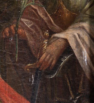 Zdjęcie nr 7: Obraz w kształcie stojącego prostokąta, w ramie rzeźbionej, malowanej, złoconej i ozdobionej ornamentem małżowinowym. Ukazuje św. Annę, Marię i Jezusa oraz świętych Wojciecha, Stanisława, Katarzynę i Tomasza. Na dwudzielnej ławie umieszczonej na podwyższeniu siedzi: po lewej stronie Najświętsza Maria Panna, po prawej św. Anna. Obie niewiasty zwrócone są ku stojącemu pomiędzy nimi Dzieciątku. Nagi Chrystus, okryty na skos białą chustą, przytrzymywaną na Jego prawym boku przez obie niewiasty, ukazany frontalnie, z wysuniętą ku przodowi prawą nóżką i lewą podtrzymywaną przez św. Annę. Prawą rękę wznosi w geście błogosławieństwa, zaś lewa obejmuje św. Annę. Głowę Chrystusa, ozdobioną jasno złotobrązowymi włosami, otacza promienista gloria. 
Najświętsza Maria Panna, lekko pochylona w kierunku Chrystusa, ubrana jest w czerwoną suknię i niebieski płaszcz założony na lewe ramię. Jej głowa jest nakryta jasnozieloną chustą, związaną z tyłu głowy, spod której wyłaniają się jasnobrązowe włosy. Twarz Marii zwrócona jest ku widzowi, ze wzrokiem skierowanym na wprost. Święta Anna w zielonej sukni i ciemnoczerwonym płaszczu, narzuconym na prawe ramię mocno pochyla się ku Chrystusowi. Głowę świętej przykrywa biała chusta ze złotymi przeszyciami, opadająca na plecy i prawe ramię. Spod chusty widoczne siwe włosy. Twarz św. Anny ukazana jest półprofilu, ze wzrokiem skierowanym ku Marii. Nad głowami Marii i św. Anny unoszą się nimby. Na pierwszym planie, u stóp niewiast klęczą zwróceni ku Jezusowi: po lewej stronie św. Wojciech w stroju biskupim, z paliuszem i z leżącym przed nim na ziemi pastorałem z podwójnym krzyżem, po prawej św. Stanisław, w stroju biskupim, z pastorałem w lewej ręce i postacią Piotrowina wyłaniającą się z grobu. W tle po prawej stronie św. Katarzyna, trzymająca miecz we wspartej na kole prawej dłoni i palmę męczeństwa w lewej, ubrana w zielona suknię i szary płaszcz. Obok niej stoi św. Tomasz, z prawą dłonią złożoną na piersi, z lilią w lewej ręce, ubrany w czarny habit. Za postaciami świętych daleki górski pejzaż. Po lewej stronie obrazu, na tle architektury z podwieszonymi ciemnoniebieskimi kotarami ozdobionymi złocistymi frędzlami i chwostem, widnieją popiersia dwóch świętych starców w jasnobrązowych szatach. Głowy świętych otaczają nimby. W górnej części, na osi obrazu popiersie Boga Ojca z trójkątnym nimbem, poniżej gołębica Ducha Świętego, otoczona promienistą glorią. Kolorystyka obrazu stonowana, ciepła, nasycona. Kolorystyczną dominantę stanowi ciemny błękit płaszcza Marii, czerwień płaszcza i zieleń sukni św. Anny. Kolory te podkreślają jasną postać Chrystusa.