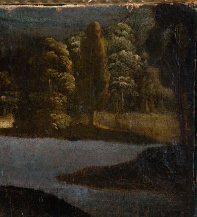 Zdjęcie nr 37: Ołtarz ustawiony na kamiennym podwyższeniu, przyścienny, architektoniczny, jednoosiowy, dwukondygnacyjny ze zwieńczeniem. Podstawa ołtarza skrzyniowa, na niej kamienna mensa z centralnie umieszczonym portatylem. Antepedium późne (secesyjne), datowane na odwrocie „1914”, ozdobione figurą anioła trzymającego wstęgę z napisem „AVE MARIA” i rzeźbionym ornamentem ze złoconych liści winogron i srebrzonych lilii. Retabulum jest flankowane dwiema parami ustawionych uskokowo i osadzonych na wysokich cokołach kolumn kompozytowych, ozdobionych główkami aniołków ujętych dekoracją małżowinową. Kolumny dźwigają belkowanie z wydatnym, przełamującym się gzymsem ozdobionym ornamentem małżowinowym. Nad belkowaniem trójkątny przyczółek z rzeźbioną figurą Boga Ojca w polu tympanonu i figurami aniołów na jego bokach. Druga kondygnacja ołtarza jest flankowana pojedynczymi kolumienkami i kanelowanymi pilasterkami korynckimi, ustawionymi na wysokich cokołach. Boki ozdobione uszami w kształcie małżowiny. Na zewnątrz kolumn, na osiach kolumn zewnętrznych niższej kondygnacji, ustawione na impostach figury: św. Kazimierza po lewej stronie, św. Stanisława po prawej. Kolumny podpierają belkowanie z przełamującym się gzymsem ozdobionym ornamentem małżowinowym, ponad którym zwieńczenie w formie przyczółka odcinkowego przerwanego. Łuk przyczółka profilowany z uskokami, dekorowany ornamentem małżowinowym. Pośrodku zwieńczenia, w przerwanym przyczółku rzeźba św. Michała Archanioła, ustawiona na wysokim cokole z dekoracją w formie bukietu granatów otoczonych liśćmi akantu. Po bokach, na osiach kolumn rzeźbione figury: św. Barbary po lewej stronie i św. Jana Chrzciciela po stronie prawej. Pomiędzy impostami kolumn, w predelli profilowana płycina w kształcie leżącego prostokąta z wyciętymi uskokowo górnymi narożnikami. W niej obraz olejny na płótnie (przyklejony do struktury) ze sceną Nawiedzenia św. Elżbiety. W polu środkowym pierwszej kondygnacji obraz z przedstawieniem Najświętszego Serca Pana Jezusa w profilowanej ramie w kształcie stojącego prostokąta, ozdobionej ornamentem małżowinowym. W drugiej kondygnacji  pole środkowe w kształcie prostokąta leżącego (zbliżonego do kwadratu), obwiedzione frezowaną ramką, z wpisaną w nią ramą o kształcie oktagonalnym, profilowaną i ozdobioną ornamentem małżowinowym, z obrazem przedstawiającym św. Antoniego. Strukturę retabulum, a także prostokątne płyciny zdobiące cokoły i tło kolumn, podkreślają frezowane ramki. Kolumny, pilastry, kapitele, ornamenty, obramienia płycin i belkowania, frezowane ramki złocone. Ramy obrazów złocone i polichromowane. Rzeźby złocone, srebrzone i polichromowane. 