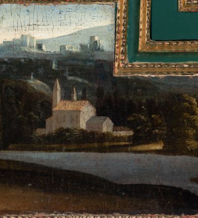 Zdjęcie nr 40: Ołtarz ustawiony na kamiennym podwyższeniu, przyścienny, architektoniczny, jednoosiowy, dwukondygnacyjny ze zwieńczeniem. Podstawa ołtarza skrzyniowa, na niej kamienna mensa z centralnie umieszczonym portatylem. Antepedium późne (secesyjne), datowane na odwrocie „1914”, ozdobione figurą anioła trzymającego wstęgę z napisem „AVE MARIA” i rzeźbionym ornamentem ze złoconych liści winogron i srebrzonych lilii. Retabulum jest flankowane dwiema parami ustawionych uskokowo i osadzonych na wysokich cokołach kolumn kompozytowych, ozdobionych główkami aniołków ujętych dekoracją małżowinową. Kolumny dźwigają belkowanie z wydatnym, przełamującym się gzymsem ozdobionym ornamentem małżowinowym. Nad belkowaniem trójkątny przyczółek z rzeźbioną figurą Boga Ojca w polu tympanonu i figurami aniołów na jego bokach. Druga kondygnacja ołtarza jest flankowana pojedynczymi kolumienkami i kanelowanymi pilasterkami korynckimi, ustawionymi na wysokich cokołach. Boki ozdobione uszami w kształcie małżowiny. Na zewnątrz kolumn, na osiach kolumn zewnętrznych niższej kondygnacji, ustawione na impostach figury: św. Kazimierza po lewej stronie, św. Stanisława po prawej. Kolumny podpierają belkowanie z przełamującym się gzymsem ozdobionym ornamentem małżowinowym, ponad którym zwieńczenie w formie przyczółka odcinkowego przerwanego. Łuk przyczółka profilowany z uskokami, dekorowany ornamentem małżowinowym. Pośrodku zwieńczenia, w przerwanym przyczółku rzeźba św. Michała Archanioła, ustawiona na wysokim cokole z dekoracją w formie bukietu granatów otoczonych liśćmi akantu. Po bokach, na osiach kolumn rzeźbione figury: św. Barbary po lewej stronie i św. Jana Chrzciciela po stronie prawej. Pomiędzy impostami kolumn, w predelli profilowana płycina w kształcie leżącego prostokąta z wyciętymi uskokowo górnymi narożnikami. W niej obraz olejny na płótnie (przyklejony do struktury) ze sceną Nawiedzenia św. Elżbiety. W polu środkowym pierwszej kondygnacji obraz z przedstawieniem Najświętszego Serca Pana Jezusa w profilowanej ramie w kształcie stojącego prostokąta, ozdobionej ornamentem małżowinowym. W drugiej kondygnacji  pole środkowe w kształcie prostokąta leżącego (zbliżonego do kwadratu), obwiedzione frezowaną ramką, z wpisaną w nią ramą o kształcie oktagonalnym, profilowaną i ozdobioną ornamentem małżowinowym, z obrazem przedstawiającym św. Antoniego. Strukturę retabulum, a także prostokątne płyciny zdobiące cokoły i tło kolumn, podkreślają frezowane ramki. Kolumny, pilastry, kapitele, ornamenty, obramienia płycin i belkowania, frezowane ramki złocone. Ramy obrazów złocone i polichromowane. Rzeźby złocone, srebrzone i polichromowane. 