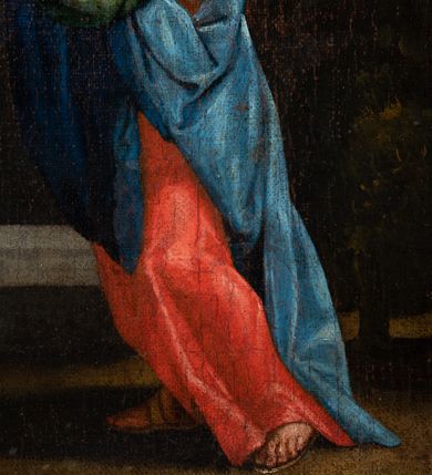 Zdjęcie nr 44: Ołtarz ustawiony na kamiennym podwyższeniu, przyścienny, architektoniczny, jednoosiowy, dwukondygnacyjny ze zwieńczeniem. Podstawa ołtarza skrzyniowa, na niej kamienna mensa z centralnie umieszczonym portatylem. Antepedium późne (secesyjne), datowane na odwrocie „1914”, ozdobione figurą anioła trzymającego wstęgę z napisem „AVE MARIA” i rzeźbionym ornamentem ze złoconych liści winogron i srebrzonych lilii. Retabulum jest flankowane dwiema parami ustawionych uskokowo i osadzonych na wysokich cokołach kolumn kompozytowych, ozdobionych główkami aniołków ujętych dekoracją małżowinową. Kolumny dźwigają belkowanie z wydatnym, przełamującym się gzymsem ozdobionym ornamentem małżowinowym. Nad belkowaniem trójkątny przyczółek z rzeźbioną figurą Boga Ojca w polu tympanonu i figurami aniołów na jego bokach. Druga kondygnacja ołtarza jest flankowana pojedynczymi kolumienkami i kanelowanymi pilasterkami korynckimi, ustawionymi na wysokich cokołach. Boki ozdobione uszami w kształcie małżowiny. Na zewnątrz kolumn, na osiach kolumn zewnętrznych niższej kondygnacji, ustawione na impostach figury: św. Kazimierza po lewej stronie, św. Stanisława po prawej. Kolumny podpierają belkowanie z przełamującym się gzymsem ozdobionym ornamentem małżowinowym, ponad którym zwieńczenie w formie przyczółka odcinkowego przerwanego. Łuk przyczółka profilowany z uskokami, dekorowany ornamentem małżowinowym. Pośrodku zwieńczenia, w przerwanym przyczółku rzeźba św. Michała Archanioła, ustawiona na wysokim cokole z dekoracją w formie bukietu granatów otoczonych liśćmi akantu. Po bokach, na osiach kolumn rzeźbione figury: św. Barbary po lewej stronie i św. Jana Chrzciciela po stronie prawej. Pomiędzy impostami kolumn, w predelli profilowana płycina w kształcie leżącego prostokąta z wyciętymi uskokowo górnymi narożnikami. W niej obraz olejny na płótnie (przyklejony do struktury) ze sceną Nawiedzenia św. Elżbiety. W polu środkowym pierwszej kondygnacji obraz z przedstawieniem Najświętszego Serca Pana Jezusa w profilowanej ramie w kształcie stojącego prostokąta, ozdobionej ornamentem małżowinowym. W drugiej kondygnacji  pole środkowe w kształcie prostokąta leżącego (zbliżonego do kwadratu), obwiedzione frezowaną ramką, z wpisaną w nią ramą o kształcie oktagonalnym, profilowaną i ozdobioną ornamentem małżowinowym, z obrazem przedstawiającym św. Antoniego. Strukturę retabulum, a także prostokątne płyciny zdobiące cokoły i tło kolumn, podkreślają frezowane ramki. Kolumny, pilastry, kapitele, ornamenty, obramienia płycin i belkowania, frezowane ramki złocone. Ramy obrazów złocone i polichromowane. Rzeźby złocone, srebrzone i polichromowane. 