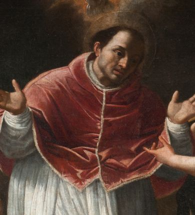 Zdjęcie nr 11: Obraz o kształcie stojącego prostokąta, ukazujący apoteozę św. Grzegorza Wielkiego. Kompozycja wielofigurowa, dwustrefowa. W dolnej strefie św. Grzegorz i aniołowie, w górnej gołębica Ducha Świętego i aniołowie na tle rozświetlonego  otwartego nieba. Pośrodku św. Grzegorz, ukazany w trzech czwartych, klęczy na czerwonej poduszce ze złotymi chwostami. Po jego lewej stronie, na pierwszym planie, stoi anioł wymownym gestem w lewej ręki wskazuje na modlącego się papieża. Po jego prawej stronie, nieco w głębi, klęczący anioł z dłońmi splecionymi na wysokości piersi.  Święty papież pochylony w lewą stronę, ręce wzniesione w geście oranta. Twarz pociągła, włosy ciemne, krótkie, odsłaniające uszy. Czoło wysokie, nos długi i prosty. Święty odziany w albę i purpurowy mucet ze złotą bordiurą. Anioł po lewej ukazany w dynamicznej pozie, w trzech czwartych. Lewa noga wyprostowana, prawa ugięta i uniesiona. Lewą ręką wskazuje na św. Grzegorza, prawa dłoń położona na piersi. Twarz okrągła, włosy krótkie, kręcone. Anioł odziany jest w krótką, błękitną tunikę, z krótkimi, szerokimi rękawami i brązowy płaszcz zarzucony na biodra. Anioł po lewej ukazany w pozycji klęczącej, w trzech czwartych, głowa odchylona. Ręce złożone na piersiach. Twarz pociągła, włosy krótkie, kręcone. Anioł odziany w beżową tunikę, opinająca ciało. W głębi po lewej widoczny fragment mensy ołtarza, na której tiara papieska. W górnej strefie grupa sześciu aniołów, siedzących na obłokach, w dynamicznych pozach, odzianych w rozwiane szaty. Dolna strefa ciemna, górna jasna, rozświetlona, chmury ciemne. W dolnej części obrazu nierozpoznany, częściowo zatarty herb lub gmerk z inicjałami wokół.