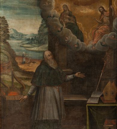 Zdjęcie nr 2: Obraz w kształcie stojącego prostokąta w wąskiej, profilowanej, złoconej ramie. W centrum przedstawienia św. Augustyn klęczy przed ukazującą się po prawej stronie u góry Trójcą Świętą z Matką Boską wśród obłoków. Święty ukazany jest we wnętrzu, lecz zamiast tylnej ściany rozciąga się rozległy krajobraz. Jest ubrany w czarny habit, białą rokietę i mucet, przedstawiony z rękoma rozłożonymi do boków. Twarz ma pociągłą, z wysokim czołem, nos długi, prosty, okala ją długa, prosta i siwa broda; włosy ma zaczesane do tyłu. W prawym górnym rogu kompozycji, wśród obłoków, przedstawiony jest po prawej stronie siedzący z krzyżem Chrystus z ręką wyciągniętą w geście błogosławieństwa. Jest ubrany w długi płaszcz zakrywający nogi i ramiona, spięty pod szyją. Obok ukazana została Maria zwracająca się w kierunku św. Augustyna, która jest ubrana w jasnoróżową suknię przepasaną w biodrach i niebieski płaszcz okrywający nogi i lewe ramię. Nad nimi gołębica Ducha Świętego oraz, najwyżej, ukazany do połowy Bóg Ojciec. Poniżej wizji, po prawej stronie kompozycji, przed elementami architektury, widoczny jest stolik nakryty zielonym obrusem, na którym leży otwarta księga, a obok niej druga, zamknięta, na której spoczywa złota infuła. Za nimi widoczny oparty o filar pastorał, z przodu niski stołek. Po lewej stronie płótna przedstawiony w skrócie fotel z czerwonym obiciem siedzenia i oparcia. W tle daleki krajobraz z wijącą się rzeką, na horyzoncie którego widok zarysu miasta i górujących nad nim wzgórz. Nad brzegiem rzeki ukazany św. Augustyn z księgą w ręce oraz dzieckiem przelewającym wodę do kałuży. Obraz jest utrzymany w ciemnej tonacji kolorystycznej z przewagą złamanych brązów, czerwieni i granatu. 
Na odwrociu, na górnej krawędzi blejtramu napis „Na płótnie dublowanym był napis: „Z Łaski i polecenia J. W. H. Adamowej Potocki, za staraniem W. Edwarda Drapelli Administratora” / „Jacobus Kierski, Praepositus Z dg. Suchien Comparavit 1644 anno”/ „Renovatus 1878 an(no) /nieczytelne/ Barnasiewicz die Decembris”. 
