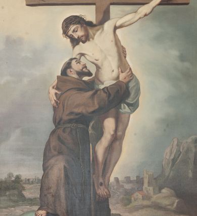 Zdjęcie nr 2: Ołtarz architektoniczny, przyścienny, jednokondygnacyjny, jednoosiowy ze zwieńczeniem. Mensa w typie sarkofagowym, na wysokim cokole, gładka, górna partia cokołu oddzielona profilowanymi listwami. Na mensie ustawiono tabernakulum w formie prostopadłościennej szafki, ze ścianką frontową ujętą kanelowanymi pilastrami jońskimi wspierającymi gzyms, pośrodku przyczółek utworzony z dwóch stykających się wolut, wypełniony muszlą. Drzwiczki w kształcie stojącego prostokąta zamknięte łukiem półkolistym nadwieszonym z przedstawieniem kielicha z hostią. 
Nastawa ustawiona na wysokim cokole ujęta parami pilastrów, z których wewnętrzne ustawione ukośnie oraz stojącymi na ich tle kolumnami, podtrzymującymi odcinki belkowania oraz fragmenty naczółków. Pole środkowe z wnęką w kształcie stojącego prostokąta o ściętych górnych narożach, ujęte ozdobną ramą wypełnioną ażurowym ornamentem akantowym. W niej obraz z przedstawienie św. Franciszka obejmującego ukrzyżowanego Chrystusa. Pola cokołów i pilastrów są wypełnione stylizowaną wicią akantu, boki ołtarza flankowane ażurową wicią akantową z rozetą. Zwieńczenie ujęte spływami wolutowymi, zakończone gzymsem w kształcie łuku półkolistego nadwieszonego. W zwieńczeniu płaskorzeźbione przedstawienie św. Antoniego Padewskiego w prostokątnej ramie o ściętych ćwierćkoliście dolnych narożach i zakończonej łukiem nadwieszonym z uskokiem. Całość struktury ołtarza polichromowana w kremowym odcieniu, wnętrza płycin szare, detal architektoniczny i ornamenty pozłacane.