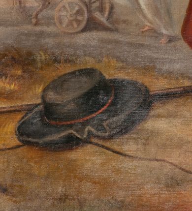 Zdjęcie nr 34: Ołtarz przyścienny, architektoniczny, jednokondygnacyjny ze zwieńczeniem, trójosiowy z bramkami. Mensa murowana prostopadłościenna, antepedium drewniane w złoconej ramie dekorowanej akantem. W jego polu medalion z monogramem maryjnym w glorii promienistej, otoczony przestylizowaną winoroślą. Tabernakulum w osi, metalowe, prostopadłościenne, jednodrzwiczkowe, z przedstawieniem kielicha z hostią. Retabulum ołtarzowe drewniane na cokole. Pole ołtarza z prostokątną, profilowaną ramą zamkniętą łukiem wklęsło-wypukłym z uskokiem. Mieści obraz Matki Boskiej Szkaplerznej, w bogatej akantowo-kwiatowej ramie z umieszczonym u góry, w osi owalnym obrazem Boga Ojca; zasuwany obrazami św. Józefa oraz św. Izydora Oracza. Pole jest ujęte ustawionymi na wysokich cokołach dekorowanych akantem, kolumnami o trzonach wypełnionych ornamentem roślinno-kwiatowym o układzie kandelabrowym oraz u podstawy z pełnoplastycznymi, uskrzydlonymi główkami aniołów; kapitele kompozytowe. Kolumny dźwigają niepełne, wyniesione pośrodku belkowanie, z odcinkami półkolistego przyczółka, na którym siedzą pełnoplastyczne, złocone figurki puttów. Fryz dekorowany akantem. W zwieńczeniu obraz św. Antoniego Padewskiego, prostokątny, zamknięty półkoliście, ujęty akantowymi wolutami. W bocznych osiach, ponad bramkami, prostokątne obrazy z lewej: św. Anny, z prawej: św. Joachima, dekorowane złoconym, ażurowym zwieńczeniem z kartuszy ujętych akantem. Ołtarz utrzymany w odcieniach beżu i szarości ze złoceniami w partiach ornamentów oraz w załamaniach profili architektonicznych.