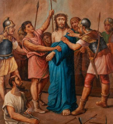 Zdjęcie nr 10: Obrazy w kształcie stojącego prostokąta, ujęte w drewnianą, złoconą i profilowaną ramą. Malowane przez dwóch artystów, stacje I-VI oraz XIII-XIV autorstwa Wojciecha Eljasza; stacje VII-XI – nieznanego malarza. I-VI, XIII-XIV to kompozycje wielopostaciowe, dynamiczne z powtarzającą się postacią ubranego w długą, błękitną tunikę Chrystusa o szczupłej, trójkątnej twarzy z dużymi, głęboko osadzonymi oczami. Tła pejzażowe, zaznaczone szkicowo. Kolorystyka ciepła z dominacją brązów i żółcieni, szaty postaci utrzymane w żywych kontrastowych barwach. Miękki modelunek światłocieniowy. Obrazy sygnowane w prawym dolnym rogu „Wojciech Eljasz 1883” lub „Wojciech Eljasz 1884”. Na odwrociu pisane cyframi rzymskimi oznaczenia numerów stacji. Stacja XIV, na odwrociu dodatkowo inskrypcja „Za staraniem X(iędza) Jacka Langera Proboszcza / w Wawrzeńczycach malowano w r(oku) 1883” VII-XI to kompozycje wielopostaciowe o  podobnej dyspozycji płótna jak w obrazach wcześniejszych, analogiczna postać Chrystusa oraz tło. Postaci bardziej smukłe o innym typie fizjonomicznym; modelunek bardziej linearny z silnie zaznaczonym konturem. Kolorystyka ciepła, w partiach tła stonowana, na pierwszym planie żywsza, bardziej kontrastowa. Obrazy niesygnowane, na odwrociu cyframi arabskimi zaznaczony numer stacji. Na odwrociu stacji VII i VIII, dodatkowo inskrypcja „Ofiara 2ch obrazów / Ludwikowej Łuczywo w r(oku) 1896”. 