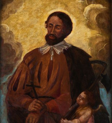 Zdjęcie nr 22: Ołtarz architektoniczny, jednoosiowy, jednokondygnacyjny, ze zwieńczeniem. Mensa drewniana, umieszczona na prostopadłościennej skrzyni; antependium z prostokątną płyciną. Nastawa ujęta czworobocznymi, kanelowanymi filarami, ustawionymi ukośnie na tle kanelowanych pilastrów. Filary dźwigają pełne belkowanie i profilowany gzyms, występujące nad nimi. Przy filarach od czoła na wysokich, prostopadłościennych postumentach rzeźby dwóch świętych jezuickich w czarnych sutannach. W polu środkowym nastawy prostokątne nisza ujęta złoconą ramą, w której rzeźba Najświętsze Serce Jezusa.  Zwieńczenie w kształcie aedikuli zamkniętej łukiem półkolistym nadwieszonym i o wklęsłych bokach; pośrodku obraz z przedstawieniem świętego męczennika powtarzający kształt aedikuli. Po bokach, w osiach filarów, odcinki przerwanego przyczółka, na których siedzą dwa putta. Struktura malowana na biało, detale architektoniczne i ornamenty złocone. 