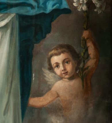 Zdjęcie nr 12: Ołtarz przyścienny, architektoniczny, jednokondygnacyjny, jednoosiowy, ze zwieńczeniem.  Mensa w formie prostopadłościanu. Antepedium malowane: pośrodku medalion otoczony baldachimem utworzonym z królewskiego płaszcza, spiętego u góry koroną, z chwostami po bokach. W polu scena ukazująca odnalezienie pierścienia św. Kingi w bryle soli. Po bokach medalionu wolutowo zakręcona wić roślinna zakończona wazonami z kwiatami. Całość ukazana na ciemnozielonym tle. Tabernakulum w formie prostopadłościennej skrzynki, ustawione na niskim cokoliku, flankowane parą pilastrów z bazami, kanelowanymi trzonami i kapitelami kompozytowymi podtrzymującymi proste belkowanie z trójkątnym przyczółkiem. Zwieńczenie w formie prostopadłościennego postumentu, na którym ustawiony krucyfiks. Drzwiczki w kształcie stojącego prostokąta, zamkniętego łukiem nadwieszonym. W polu monogram Marii, gwiazda i wieniec z róż. Nad drzwiczkami, w przyłuczach dwie gałązki róż. Retabulum umieszczone na zdwojonym cokole, flankowane kolumnami, ustawionymi na tle zwielokrotnionych pilastrów podtrzymujących wyłamane belkowanie; na osi kolumn przerwany wolutowy przyczółek. W polu głównym nastawy płytka wnęka, ujęta złoconą i profilowaną ramą w kształcie stojącego prostokąta zamkniętego łukiem wklęsło-wypukłym z uskokami. Pośrodku obraz „Matki Boskiej Nieustającej Pomocy”, a na zasuwie obraz „Matki Boskiej Niepokalanie Poczętej”. W górnej części ramy złocony kartusz z napisem „MARIA”. Zwieńczenie o delikatnie wklęsłych bokach ujętych spływami wolutowymi i rzędem kampanul, zamknięte łukiem nadwieszonym z profilowanym gzymsem. Nad nim złocona muszla palmetowa ujęta dwoma spływami wolutowymi. U szczytu zwieńczenia, po bokach ustawione dwa wazoniki z kwiatami. W polu zwieńczenia obraz „Św. Jacek” ujęty w ramę o fantazyjnym wykroju.  Podpory ustawione na bazach, kapietle kompozytowe, trzony kolumn gładkie, natomiast trzony pilastrów kanelowane. Struktura malowana w kolorze ciemnozielonym, ornamenty i detale złocone.
