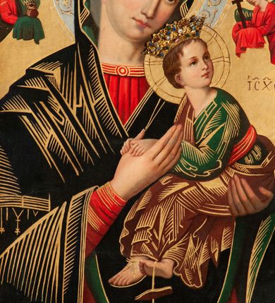 Zdjęcie nr 6: Ołtarz przyścienny, architektoniczny, jednokondygnacyjny, jednoosiowy, ze zwieńczeniem.  Mensa w formie prostopadłościanu. Antepedium malowane: pośrodku medalion otoczony baldachimem utworzonym z królewskiego płaszcza, spiętego u góry koroną, z chwostami po bokach. W polu scena ukazująca odnalezienie pierścienia św. Kingi w bryle soli. Po bokach medalionu wolutowo zakręcona wić roślinna zakończona wazonami z kwiatami. Całość ukazana na ciemnozielonym tle. Tabernakulum w formie prostopadłościennej skrzynki, ustawione na niskim cokoliku, flankowane parą pilastrów z bazami, kanelowanymi trzonami i kapitelami kompozytowymi podtrzymującymi proste belkowanie z trójkątnym przyczółkiem. Zwieńczenie w formie prostopadłościennego postumentu, na którym ustawiony krucyfiks. Drzwiczki w kształcie stojącego prostokąta, zamkniętego łukiem nadwieszonym. W polu monogram Marii, gwiazda i wieniec z róż. Nad drzwiczkami, w przyłuczach dwie gałązki róż. Retabulum umieszczone na zdwojonym cokole, flankowane kolumnami, ustawionymi na tle zwielokrotnionych pilastrów podtrzymujących wyłamane belkowanie; na osi kolumn przerwany wolutowy przyczółek. W polu głównym nastawy płytka wnęka, ujęta złoconą i profilowaną ramą w kształcie stojącego prostokąta zamkniętego łukiem wklęsło-wypukłym z uskokami. Pośrodku obraz „Matki Boskiej Nieustającej Pomocy”, a na zasuwie obraz „Matki Boskiej Niepokalanie Poczętej”. W górnej części ramy złocony kartusz z napisem „MARIA”. Zwieńczenie o delikatnie wklęsłych bokach ujętych spływami wolutowymi i rzędem kampanul, zamknięte łukiem nadwieszonym z profilowanym gzymsem. Nad nim złocona muszla palmetowa ujęta dwoma spływami wolutowymi. U szczytu zwieńczenia, po bokach ustawione dwa wazoniki z kwiatami. W polu zwieńczenia obraz „Św. Jacek” ujęty w ramę o fantazyjnym wykroju.  Podpory ustawione na bazach, kapietle kompozytowe, trzony kolumn gładkie, natomiast trzony pilastrów kanelowane. Struktura malowana w kolorze ciemnozielonym, ornamenty i detale złocone.
