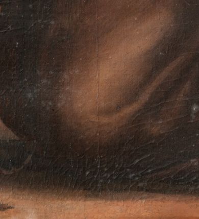 Zdjęcie nr 8: Obraz w kształcie stojącego prostokąta przedstawiający św. Antoniego Padewskiego i dwóch świętych franciszkańskich. W centrum kompozycji ukazany św. Antoni w postawie stojącej, z gałązką białej lilii w prawej dłoni i różańcem, z Dzieciątkiem Jezus siedzącym na księdze, na lewej dłoni świętego. Twarz podłużna, z długim i szerokim na końcu nosem, wzrokiem skierowanym na wprost. Święty ubrany w habit franciszkański, z tonsurą na głowie i złocistym nimbem wokół niej; na stopach sandały. Dzieciątko Jezus zwrócone trzy czwarte w prawo, prawą rączką czyniące gest błogosławieństwa, w lewej trzymające jabłko królewskie. Ubrane jest w białą pieluszkę, opasającą biodra. Wokół głowy ma złoty, świetlisty nimb. Po bokach obrazu ukazani dwaj franciszkanie w pozycji klęczącej, ubrani w habity i płaszcze franciszkańskie z okrągłymi nimbami nad głowami. Zakonnik po lewej stronie obrazu z szeroko rozłożonymi na boki i uniesionymi do góry rękami, zakonnik po prawej z rękami złożonymi w geście modlitwy. W oddali widoczny pejzaż górski. W górnej części kompozycji rózowo-błękitne, pochmurne niebo. Rama drewniana, profilowana, złocona. 