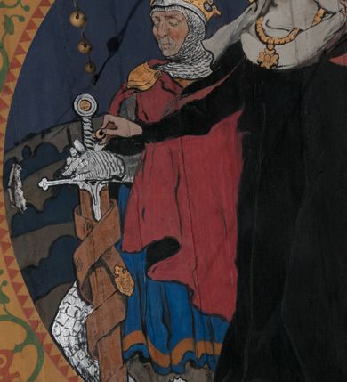 Zdjęcie nr 15: Polichromia o charakterze figuralnym i geometryczno-roślinnym pokrywa ściany i sklepienia prezbiterium, nawy, zakrystii i kruchty zachodniej. Wszystkie ściany prezbiterium do wysokości gzymsu dekorowane są pionowymi, układającymi się naprzemiennie pasami ornamentu roślinno-geometrycznego. Jeden z nich jest granatowy o motywie złotych liści dębu układających się w rozetę z ornamentem geometrycznym. Drugi pas jest żółty z motywem stylizowanych fioletowych i różowych kwiatów o zgeometryzowanych detalach. Gzyms prezbiterium i nawy w kolorze czerwonym, na nim złoty geometryczny pas oraz ornament z granatowych falistych linii wypełnionych w środku białymi punktami. 
Sklepienie prezbiterium jest niebieskie, obramione żółtym pasem z zieloną wicią roślinną, na której ułożone są naprzemiennie granatowe i różowe kwiaty. W narożach stylizowane bukiety kwiatów w kolorach zieleni, brązu i żółci. W centrum sklepienia okrągły medalion ze św. Kingą i Bolesławem Wstydliwym na tle pejzażu wielickiego z kościołem i zamkiem żupnym w oddali. Na pierwszym planie św. Kinga zwrócona jest w swoją prawą stronę, z uniesioną głową. W lewej ręce trzyma pastorał, w prawej wyciągniętej pierścień. Święta ubrana jest w czarny habit klaryski ze szkaplerzem, białą podwiką i welonem oraz czarnym płaszczem z czerwoną podszewką. Na piersi ma złoty łańcuch, na głowie mitrę książęcą. Po prawej stronie św. Kingi klęczy Bolesław Wstydliwy, który obiema rękami trzyma przy rękojeści wbity w ziemię miecz, opleciony skórzanym pasem. Książę ubrany jest w zbroję, niebieską tunikę i czerwony płaszcz spięty złotą fibulą. Na głowie ma kaptur kolczy i hełm z otwartą koroną. Medalion ze sceną ujęty jest żółtą ramą wypełnioną stylizowaną wicią roślinną z naprzemiennie występującymi granatowymi i różowymi kwiatami. Krawędź zewnętrza ozdobiona srebrzystym wieńcem z naprzemiennie ułożonego trójliścia i płomyka. 
Wszystkie ściany nawy pokryte są stylizowanym ornamentem roślinnym składającym się z zielonej wici roślinnej układającej się w regularne medaliony, w których znajdują się kwiaty czerwonego maku. 
Na ścianie północnej w dolnym pasie, pod oknem sześć ostrołukowych arkad na stylizowanych kolumienkach. W pierwszej arkadzie od strony prezbiterium postać klęczącej zakonnicy z opuszczonymi, splecionymi dłońmi, która ubrana jest w biały habit norbertański ze szkaplerzem i brązowy płaszcz z kapturem. U dołu w żółtym polu napis „S(wię)ta BRONISŁAWA”. W drugiej arkadzie królewicz klęczący przy pulpicie, zwrócony w stronę prezbiterium, w obszernym czerwonym płaszczu podbitym futrem i mitrze na głowie. U dołu w żółtym polu napis „S(wię)ty KAZIMIERZ Królewic(z)” W trzeciej arkadzie zwrócona frontalnie siedząca postać z pochyloną głową, ubrana w biały habit zakonny z czarnym płaszczem. U dołu w żółtym polu napis „Bł(ogosławiona) SALOMEA”. W następnych dwóch arkadach występuje stylizowany ornament roślinny z czterema rozetami i ze srebrnym orłem z dwiema tarczami herbowymi, pierwsza z krzyżem na piersi, druga z herbem Szreniawa poniżej. Pole szóstej arkady bez dekoracji. 
Na ścianie południowej w dolnym pasie, pod oknem trzy analogiczne arkady. W pierwszej arkadzie od strony prezbiterium frontalnie siedząca postać w stroju biskupa: białej albie, ciemnoróżowej komży z żółtą lamówką, żółtej kapie i paliuszu, na głowie ma infułę. U dołu w żółtym polu napis „Bł(ogosławiony) WINC(ENTY) KADŁUBEK”. W drugiej arkadzie  postać ukazana w pozycji stojącej, zwróconej w stronę prezbiterium, w prawej ręce trzyma pastorał, lewa w geście błogosławieństwa, ubrana w analogiczny jak poprzednia strój biskupi. U dołu w żółtym polu napis „S(wię)ty STANISŁAW SZCZEP(ANOWSKI)”. W trzeciej arkadzie frontalnie siedząca postać w stroju biskupa: ciemnoróżowej albie, żółtym ornacie, paliuszu, na głowie ma infułę. W  prawej ręce trzyma pastorał, w lewej miniaturę kościoła Mariackiego w Krakowie. Pod nim napis „Bł(ogosławiony) IVO ODROWĄŻ”. 
Sklepienie nawy ujęte ramą złożoną z kilku pasów. Zewnętrzny podzielony na kwadratowe pola, w których naprzemiennie występują dekoracyjny krzyż z kaboszonami i splecionymi literami „MS” oraz wpisany w koło czworoliść z trzema kilofami. Wewnętrzny pas jest zielony dekorowany srebrzonymi kołami, wydzielony zieloną i żółtą falowaną wstęgą. Pośrodku wschodniego pasa obramienia, przy łuku tęczowym znajduje się srebrzony orzeł z tarczą herbową z krzyżem na piersi i tarczą z herbem Szreniawa u dołu. W szponach trzyma trzy kilofy oraz wagę. U dołu znajduje się wstęga z napisem „Arma regiae liberae montanaequae / civitatis Vielicensis”. 
W centrum sklepienia nawy medalion ujęty zewnętrzną ramą utworzoną z grotów i płomieni oraz wewnętrzną z przeplatających się spiralnie wici roślinnych. W polu przedstawienie męczeństwa św. Sebastiana. Postać zwrócona w trzech czwartych w lewo, o bezwładnie opadającym ciele przywiązanym za ramiona i ugięte nogi do drzewa. Wokół głowy nimb zamknięty. Święty przesłonięty w partii podbrzusza białą draperią opadającą na ziemię, po bokach postaci. Ciało wychudzone, o podkreślonej muskulaturze, ze strzałą wbitą w pierś. Święty ukazany na tle lasu, w nocy. W narożach i na osiach sklepienia nawy bukiety kwiatów utworzonych z maków, habrów, kaczeńców i kłosów zbóż. 
W zakrystii na sklepieniu niewielkie Oko Opatrzności w glorii promienistej oraz falista bordiura. Analogiczna bordiura w kruchcie zachodniej. W południowo-zachodnim narożu kruchty północnej malowany na czarno krzyż oraz obok wyryty w drewnie napis: „BI 1898”. W dolnej partii ściany północnej przy chórze muzycznym sygnatura „Włodzimierz Tetmajer pinxit. A(NNO) D(OMINI) MCMVI.”