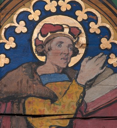 Zdjęcie nr 34: Polichromia o charakterze figuralnym i geometryczno-roślinnym pokrywa ściany i sklepienia prezbiterium, nawy, zakrystii i kruchty zachodniej. Wszystkie ściany prezbiterium do wysokości gzymsu dekorowane są pionowymi, układającymi się naprzemiennie pasami ornamentu roślinno-geometrycznego. Jeden z nich jest granatowy o motywie złotych liści dębu układających się w rozetę z ornamentem geometrycznym. Drugi pas jest żółty z motywem stylizowanych fioletowych i różowych kwiatów o zgeometryzowanych detalach. Gzyms prezbiterium i nawy w kolorze czerwonym, na nim złoty geometryczny pas oraz ornament z granatowych falistych linii wypełnionych w środku białymi punktami. 
Sklepienie prezbiterium jest niebieskie, obramione żółtym pasem z zieloną wicią roślinną, na której ułożone są naprzemiennie granatowe i różowe kwiaty. W narożach stylizowane bukiety kwiatów w kolorach zieleni, brązu i żółci. W centrum sklepienia okrągły medalion ze św. Kingą i Bolesławem Wstydliwym na tle pejzażu wielickiego z kościołem i zamkiem żupnym w oddali. Na pierwszym planie św. Kinga zwrócona jest w swoją prawą stronę, z uniesioną głową. W lewej ręce trzyma pastorał, w prawej wyciągniętej pierścień. Święta ubrana jest w czarny habit klaryski ze szkaplerzem, białą podwiką i welonem oraz czarnym płaszczem z czerwoną podszewką. Na piersi ma złoty łańcuch, na głowie mitrę książęcą. Po prawej stronie św. Kingi klęczy Bolesław Wstydliwy, który obiema rękami trzyma przy rękojeści wbity w ziemię miecz, opleciony skórzanym pasem. Książę ubrany jest w zbroję, niebieską tunikę i czerwony płaszcz spięty złotą fibulą. Na głowie ma kaptur kolczy i hełm z otwartą koroną. Medalion ze sceną ujęty jest żółtą ramą wypełnioną stylizowaną wicią roślinną z naprzemiennie występującymi granatowymi i różowymi kwiatami. Krawędź zewnętrza ozdobiona srebrzystym wieńcem z naprzemiennie ułożonego trójliścia i płomyka. 
Wszystkie ściany nawy pokryte są stylizowanym ornamentem roślinnym składającym się z zielonej wici roślinnej układającej się w regularne medaliony, w których znajdują się kwiaty czerwonego maku. 
Na ścianie północnej w dolnym pasie, pod oknem sześć ostrołukowych arkad na stylizowanych kolumienkach. W pierwszej arkadzie od strony prezbiterium postać klęczącej zakonnicy z opuszczonymi, splecionymi dłońmi, która ubrana jest w biały habit norbertański ze szkaplerzem i brązowy płaszcz z kapturem. U dołu w żółtym polu napis „S(wię)ta BRONISŁAWA”. W drugiej arkadzie królewicz klęczący przy pulpicie, zwrócony w stronę prezbiterium, w obszernym czerwonym płaszczu podbitym futrem i mitrze na głowie. U dołu w żółtym polu napis „S(wię)ty KAZIMIERZ Królewic(z)” W trzeciej arkadzie zwrócona frontalnie siedząca postać z pochyloną głową, ubrana w biały habit zakonny z czarnym płaszczem. U dołu w żółtym polu napis „Bł(ogosławiona) SALOMEA”. W następnych dwóch arkadach występuje stylizowany ornament roślinny z czterema rozetami i ze srebrnym orłem z dwiema tarczami herbowymi, pierwsza z krzyżem na piersi, druga z herbem Szreniawa poniżej. Pole szóstej arkady bez dekoracji. 
Na ścianie południowej w dolnym pasie, pod oknem trzy analogiczne arkady. W pierwszej arkadzie od strony prezbiterium frontalnie siedząca postać w stroju biskupa: białej albie, ciemnoróżowej komży z żółtą lamówką, żółtej kapie i paliuszu, na głowie ma infułę. U dołu w żółtym polu napis „Bł(ogosławiony) WINC(ENTY) KADŁUBEK”. W drugiej arkadzie  postać ukazana w pozycji stojącej, zwróconej w stronę prezbiterium, w prawej ręce trzyma pastorał, lewa w geście błogosławieństwa, ubrana w analogiczny jak poprzednia strój biskupi. U dołu w żółtym polu napis „S(wię)ty STANISŁAW SZCZEP(ANOWSKI)”. W trzeciej arkadzie frontalnie siedząca postać w stroju biskupa: ciemnoróżowej albie, żółtym ornacie, paliuszu, na głowie ma infułę. W  prawej ręce trzyma pastorał, w lewej miniaturę kościoła Mariackiego w Krakowie. Pod nim napis „Bł(ogosławiony) IVO ODROWĄŻ”. 
Sklepienie nawy ujęte ramą złożoną z kilku pasów. Zewnętrzny podzielony na kwadratowe pola, w których naprzemiennie występują dekoracyjny krzyż z kaboszonami i splecionymi literami „MS” oraz wpisany w koło czworoliść z trzema kilofami. Wewnętrzny pas jest zielony dekorowany srebrzonymi kołami, wydzielony zieloną i żółtą falowaną wstęgą. Pośrodku wschodniego pasa obramienia, przy łuku tęczowym znajduje się srebrzony orzeł z tarczą herbową z krzyżem na piersi i tarczą z herbem Szreniawa u dołu. W szponach trzyma trzy kilofy oraz wagę. U dołu znajduje się wstęga z napisem „Arma regiae liberae montanaequae / civitatis Vielicensis”. 
W centrum sklepienia nawy medalion ujęty zewnętrzną ramą utworzoną z grotów i płomieni oraz wewnętrzną z przeplatających się spiralnie wici roślinnych. W polu przedstawienie męczeństwa św. Sebastiana. Postać zwrócona w trzech czwartych w lewo, o bezwładnie opadającym ciele przywiązanym za ramiona i ugięte nogi do drzewa. Wokół głowy nimb zamknięty. Święty przesłonięty w partii podbrzusza białą draperią opadającą na ziemię, po bokach postaci. Ciało wychudzone, o podkreślonej muskulaturze, ze strzałą wbitą w pierś. Święty ukazany na tle lasu, w nocy. W narożach i na osiach sklepienia nawy bukiety kwiatów utworzonych z maków, habrów, kaczeńców i kłosów zbóż. 
W zakrystii na sklepieniu niewielkie Oko Opatrzności w glorii promienistej oraz falista bordiura. Analogiczna bordiura w kruchcie zachodniej. W południowo-zachodnim narożu kruchty północnej malowany na czarno krzyż oraz obok wyryty w drewnie napis: „BI 1898”. W dolnej partii ściany północnej przy chórze muzycznym sygnatura „Włodzimierz Tetmajer pinxit. A(NNO) D(OMINI) MCMVI.”